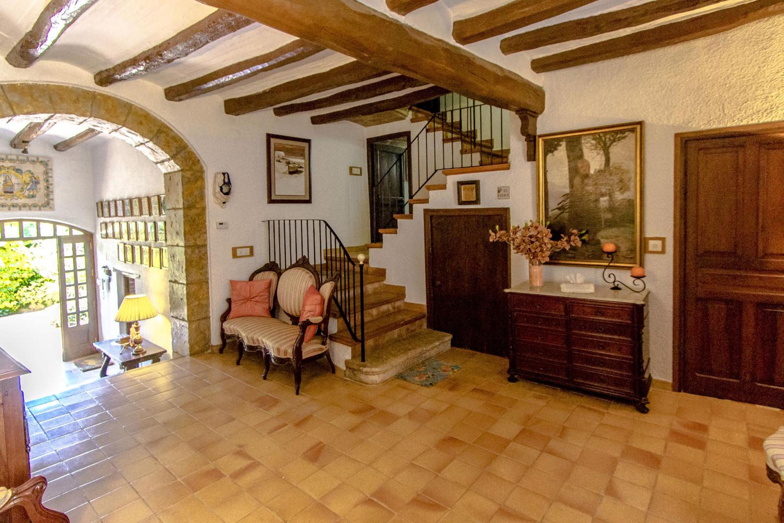 Catalunya Casas Unique sanctuary with extra large pool!