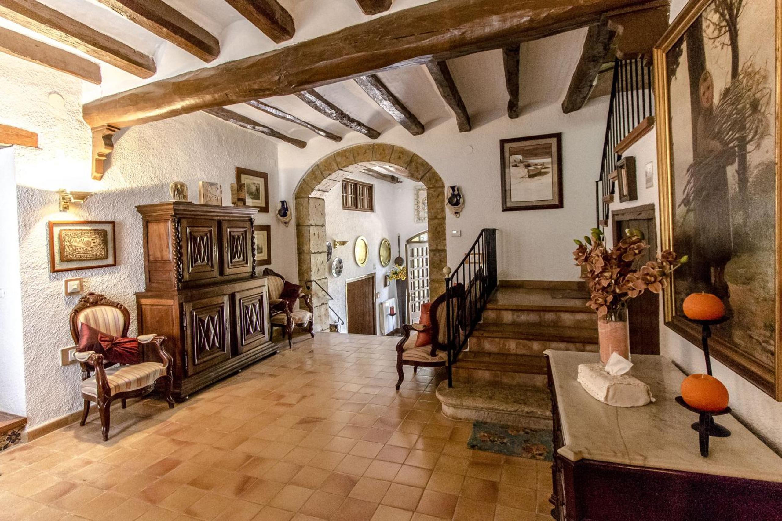 Catalunya Casas Unique sanctuary with extra large pool!
