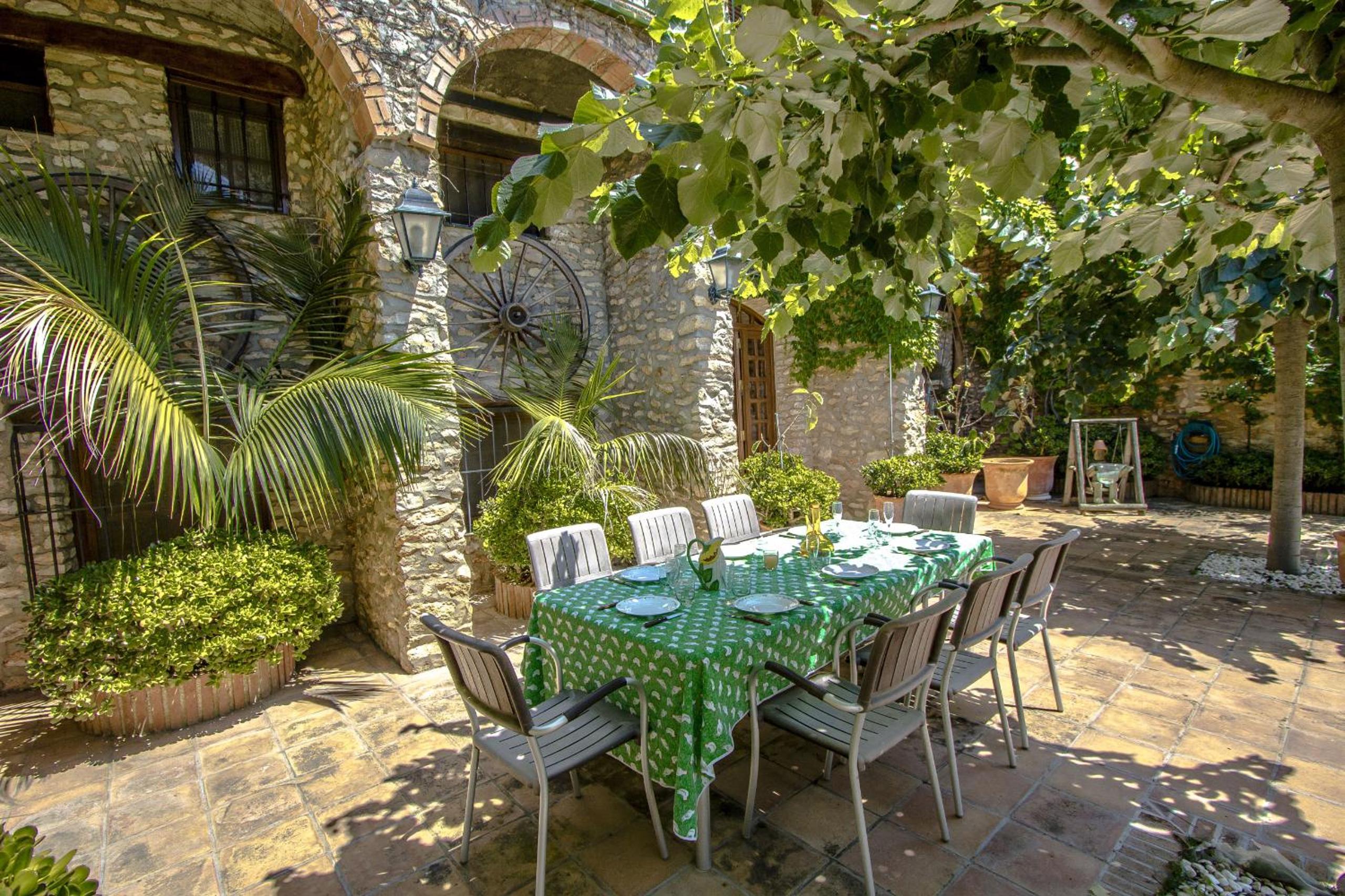Catalunya Casas Unique sanctuary with extra large pool!