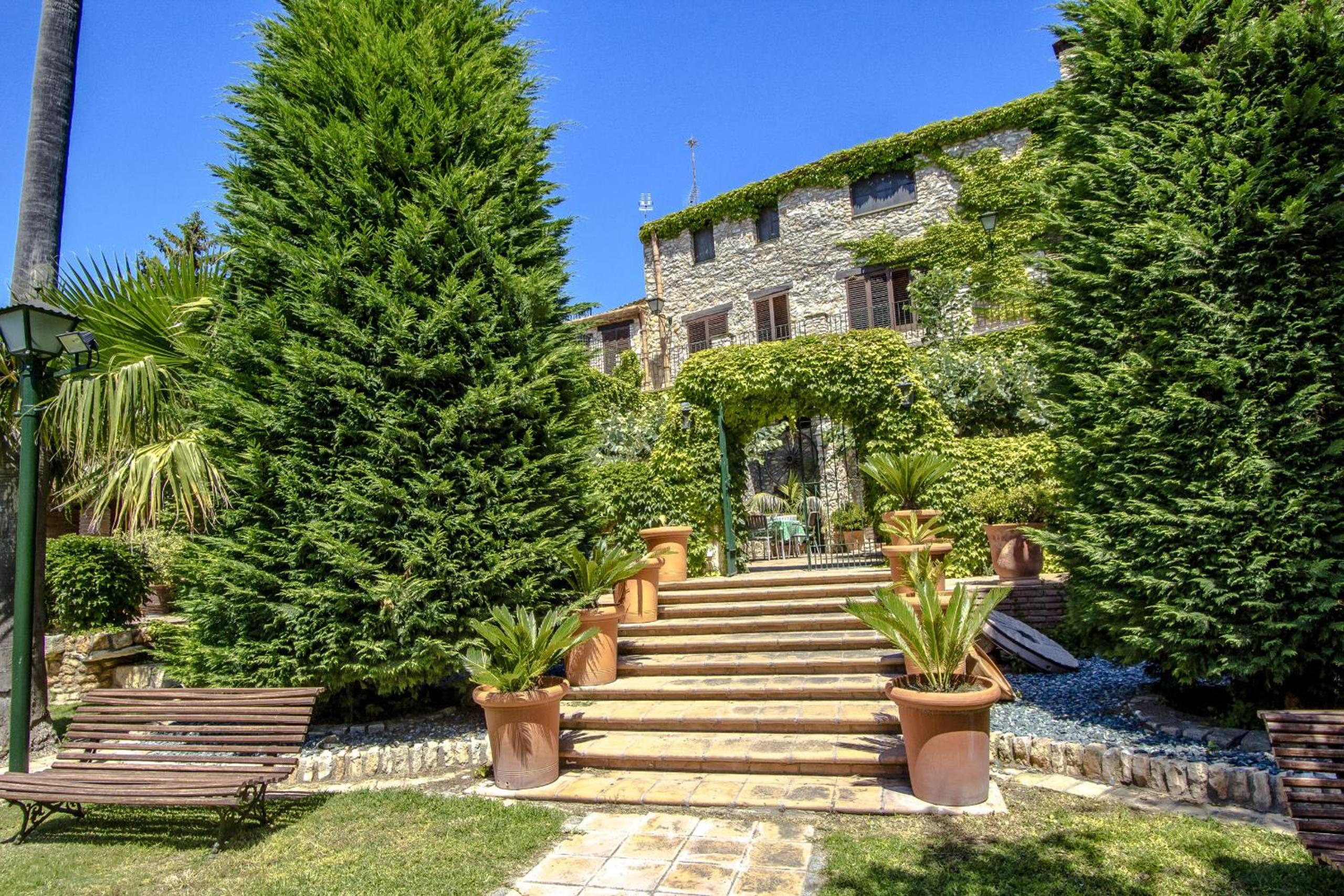 Catalunya Casas Unique sanctuary with extra large pool!