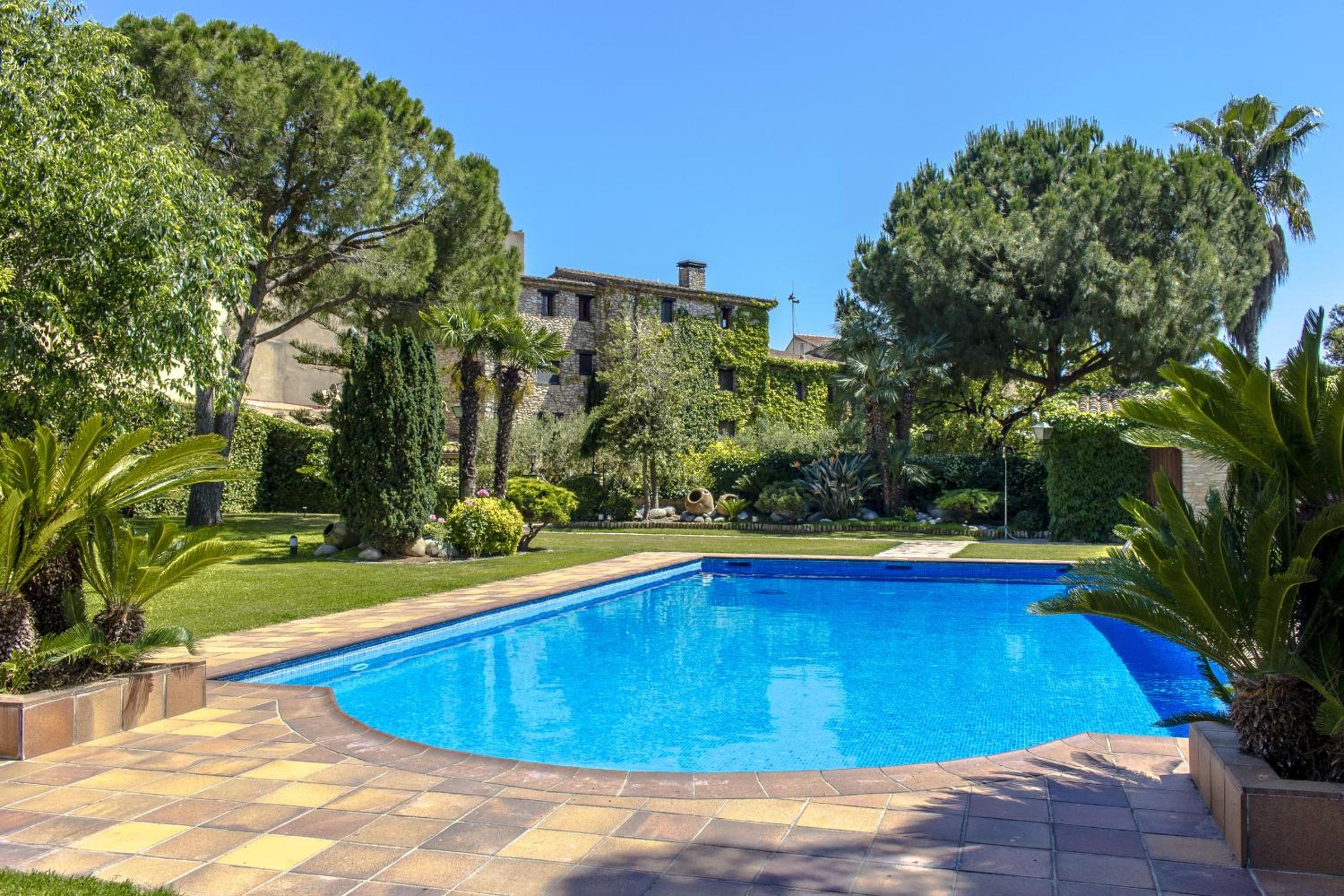Catalunya Casas Unique sanctuary with extra large pool!