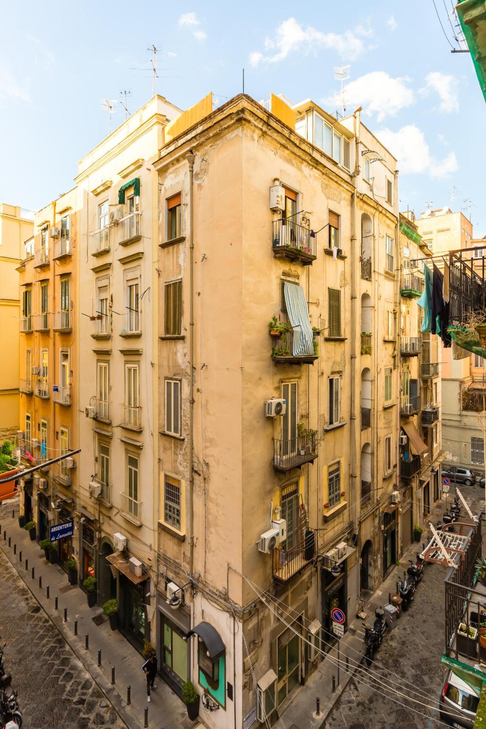 Al Borgo Orefici Apartment by Wonderful Italy