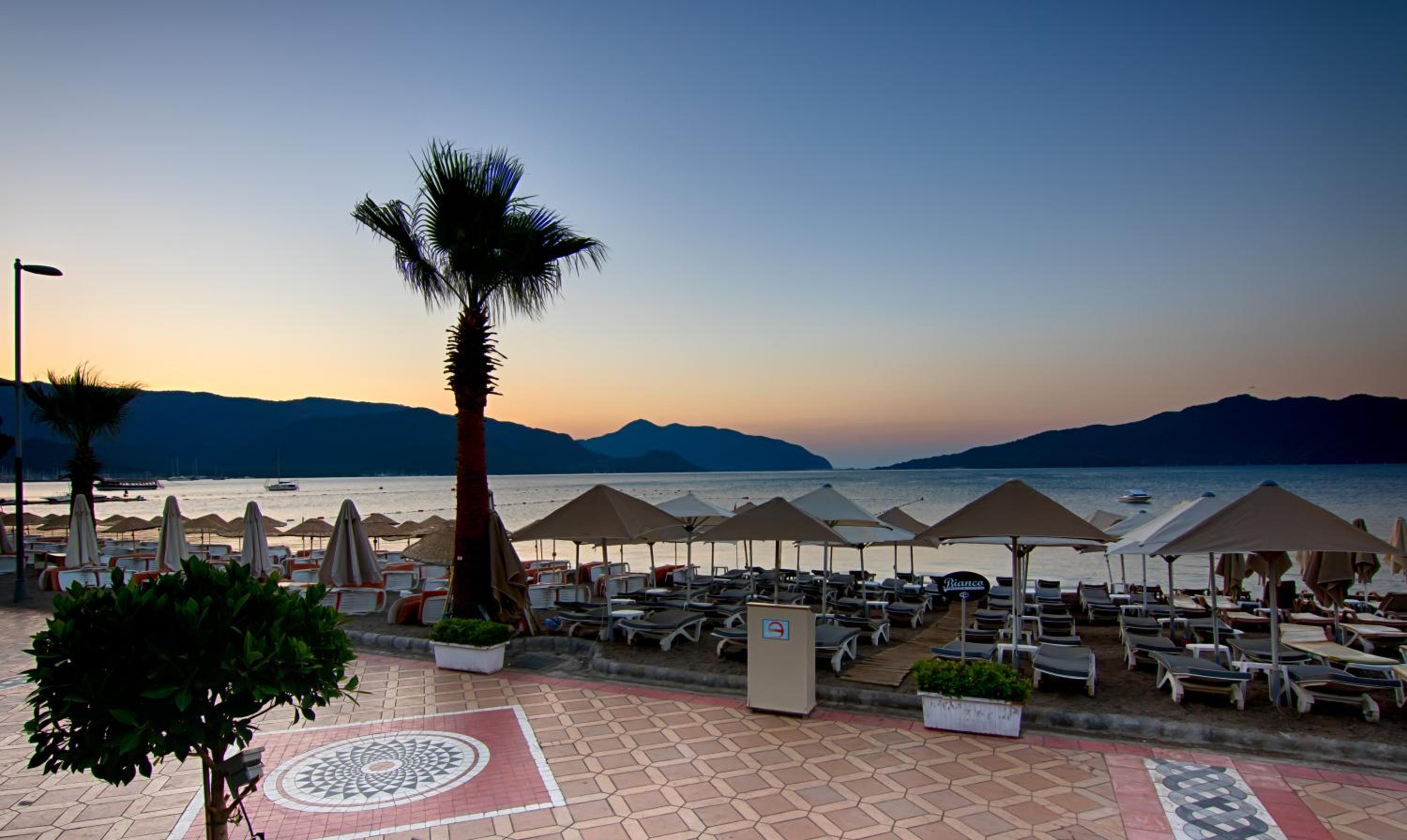Romance Beach Hotel - Image 25