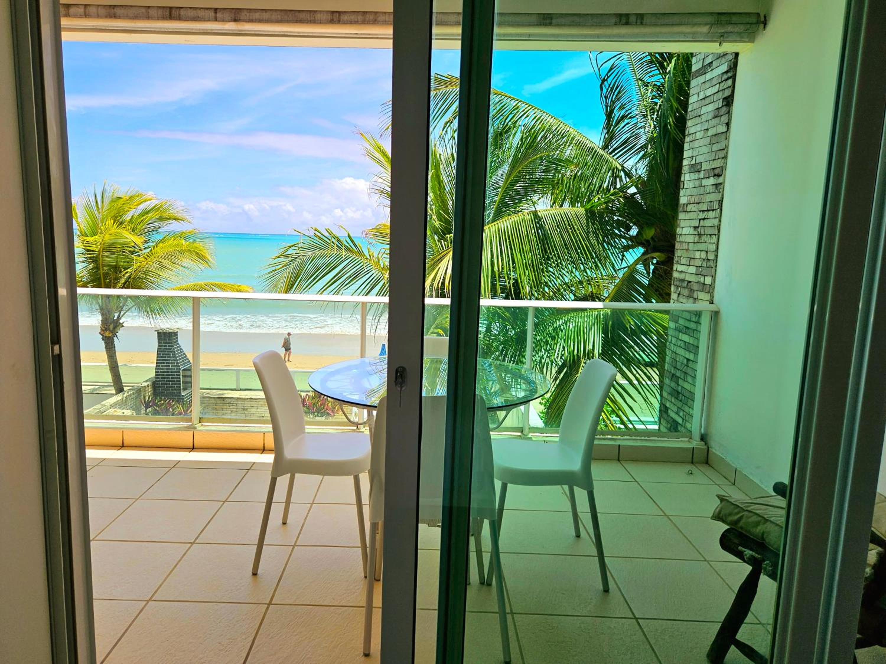 Romantic Sea Villa w/AMAZING SEA VIEW - DIRECTLY ON THE BEACH!