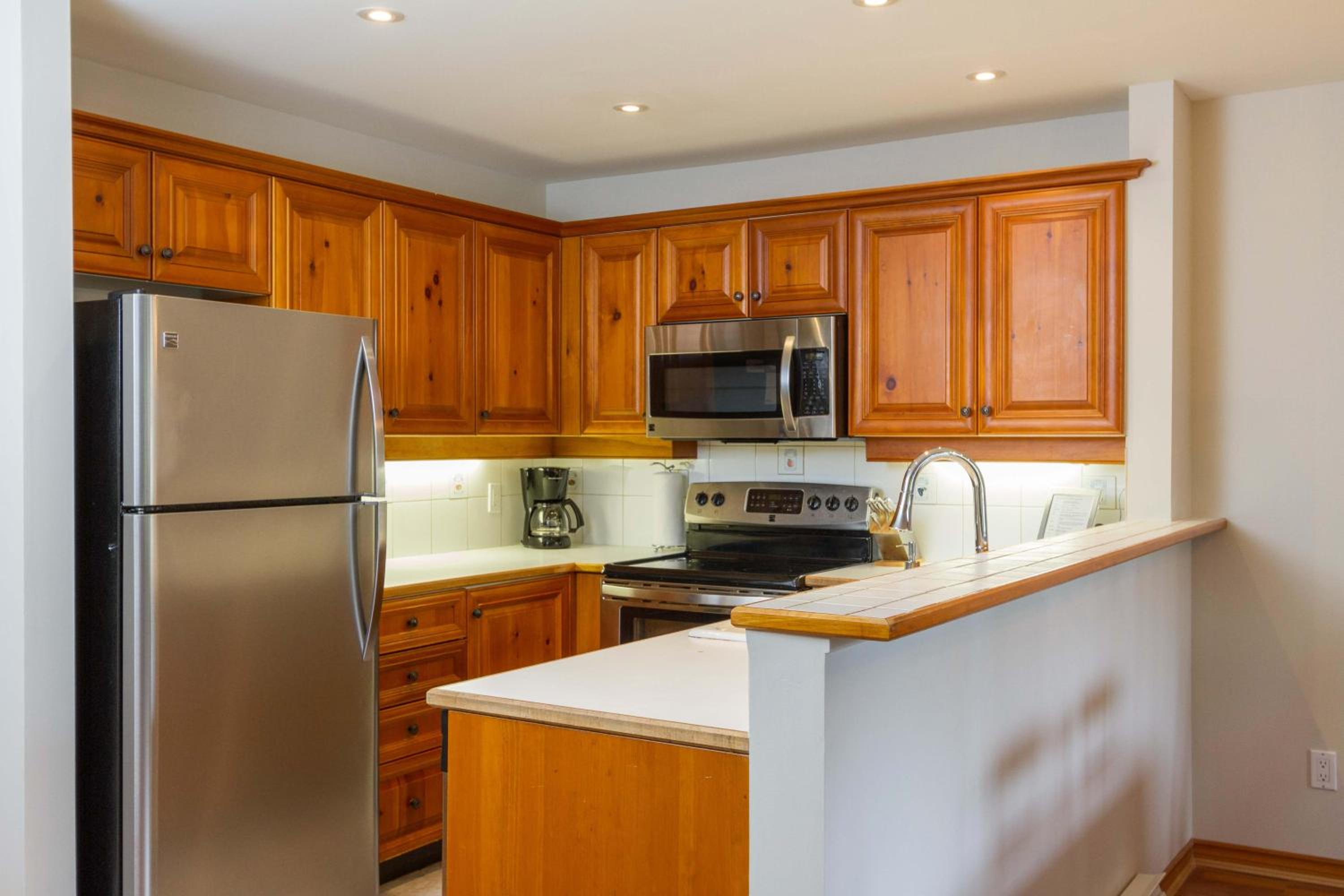 Arrowhead Point 9 | Ski Home, Private Hot Tub, Shuttle Bus to Village