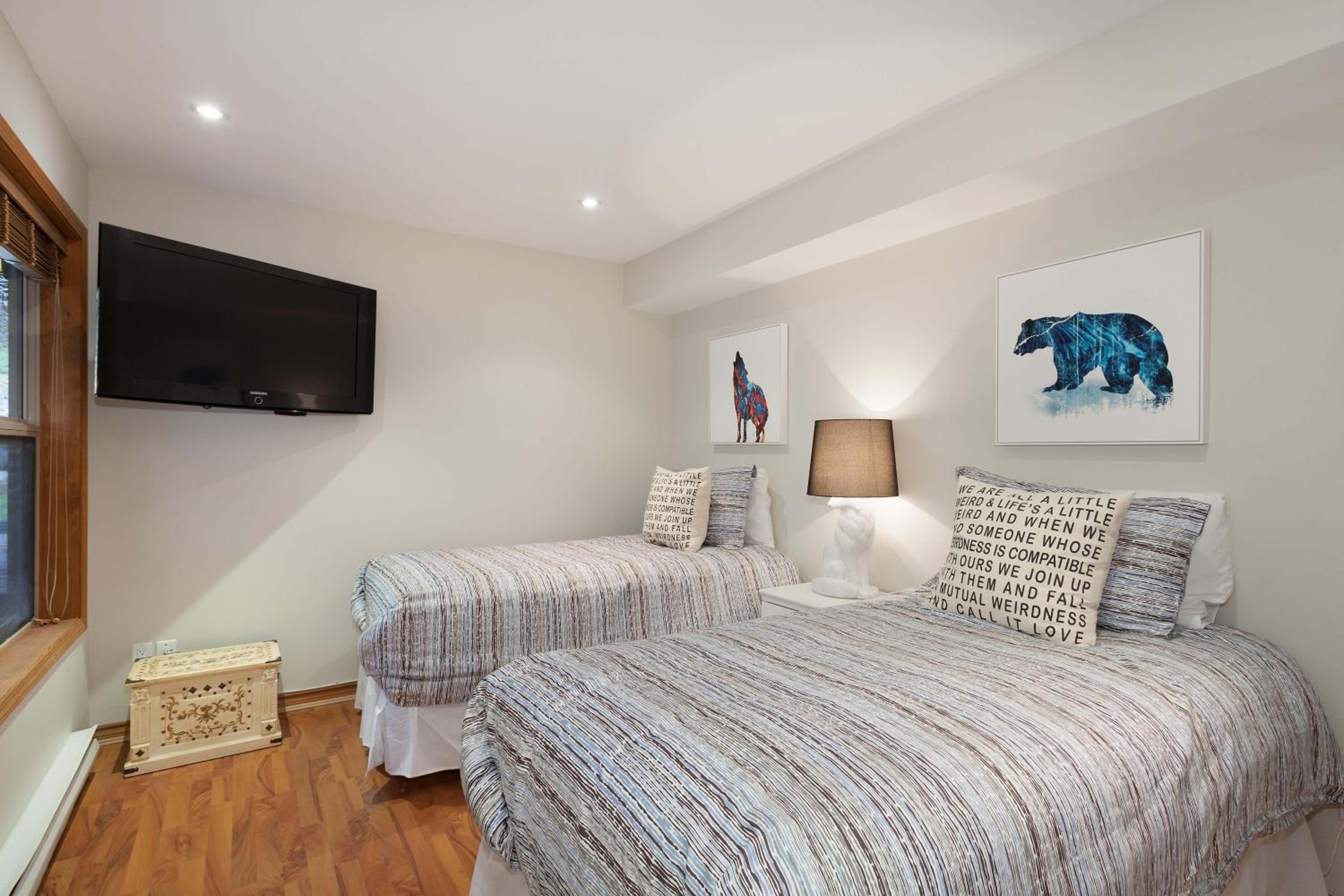 Arrowhead Point 9 | Ski Home, Private Hot Tub, Shuttle Bus to Village