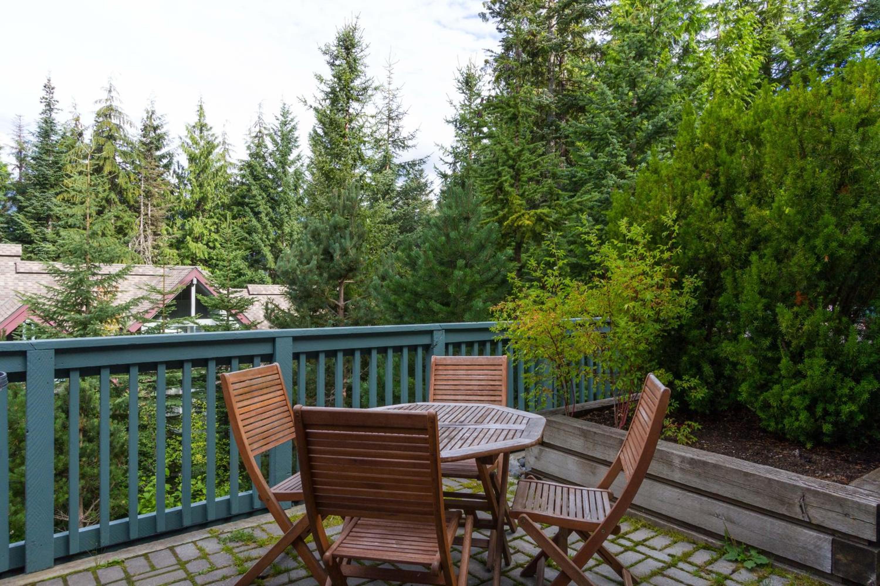 Arrowhead Point 9 | Ski Home, Private Hot Tub, Shuttle Bus to Village