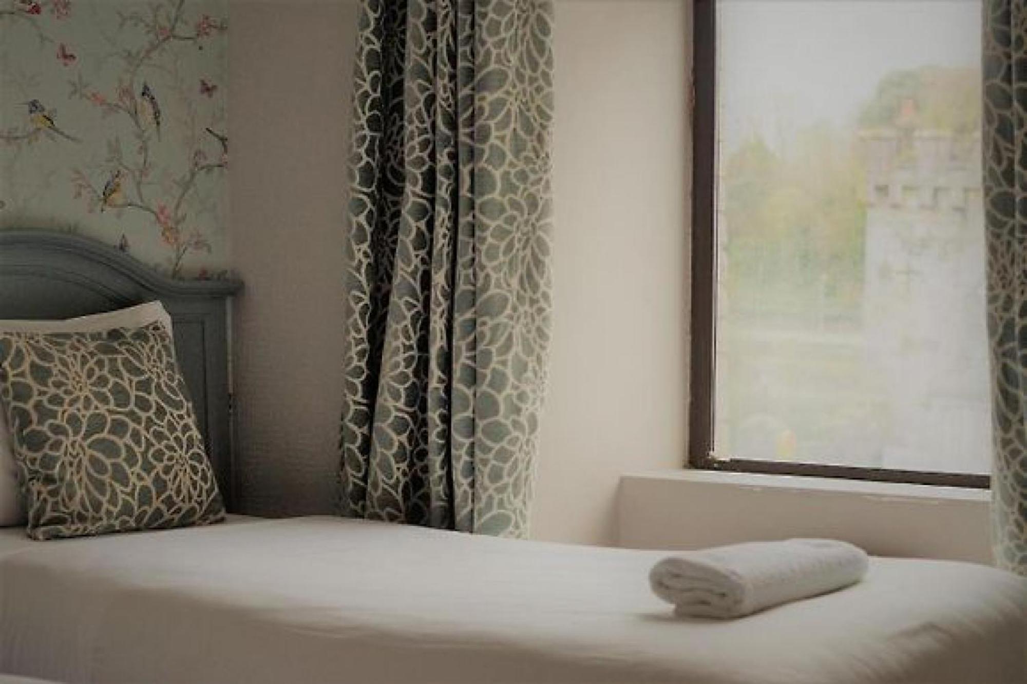 The Waterfront Townhouse Accommodation view 5