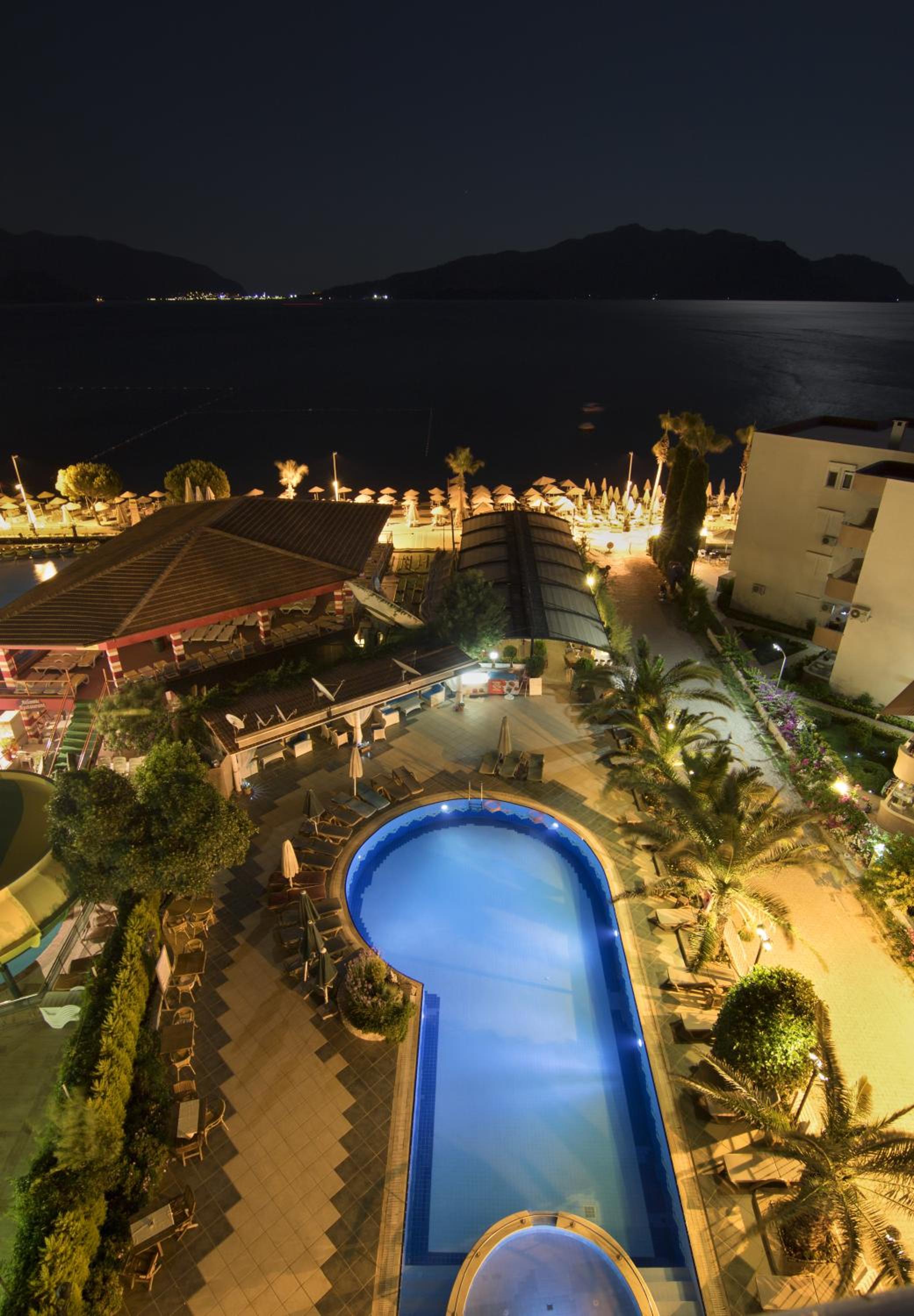 Romance Beach Hotel - Image 14