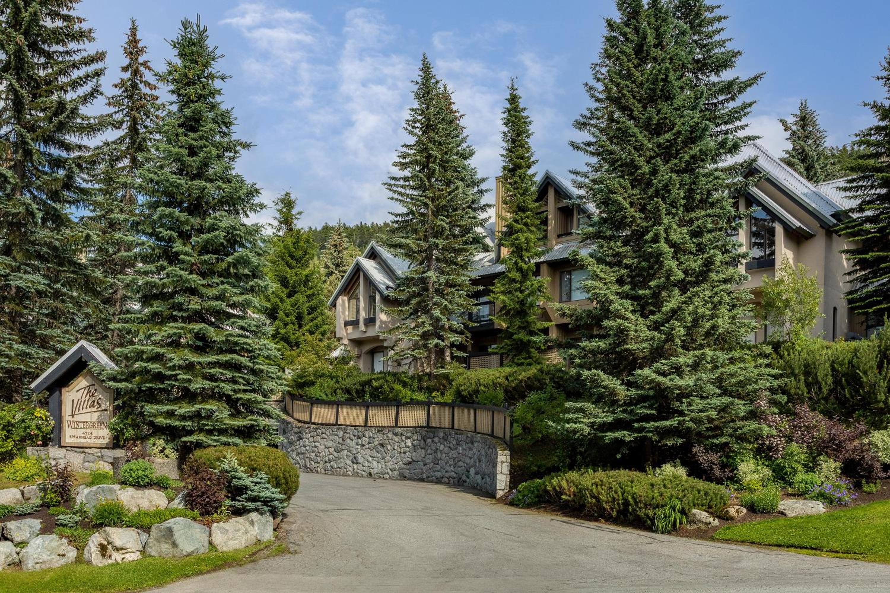 Wintergreen 34 | Townhome a Short Walk to Skiing & Blackcomb Gondola, Secure Parking