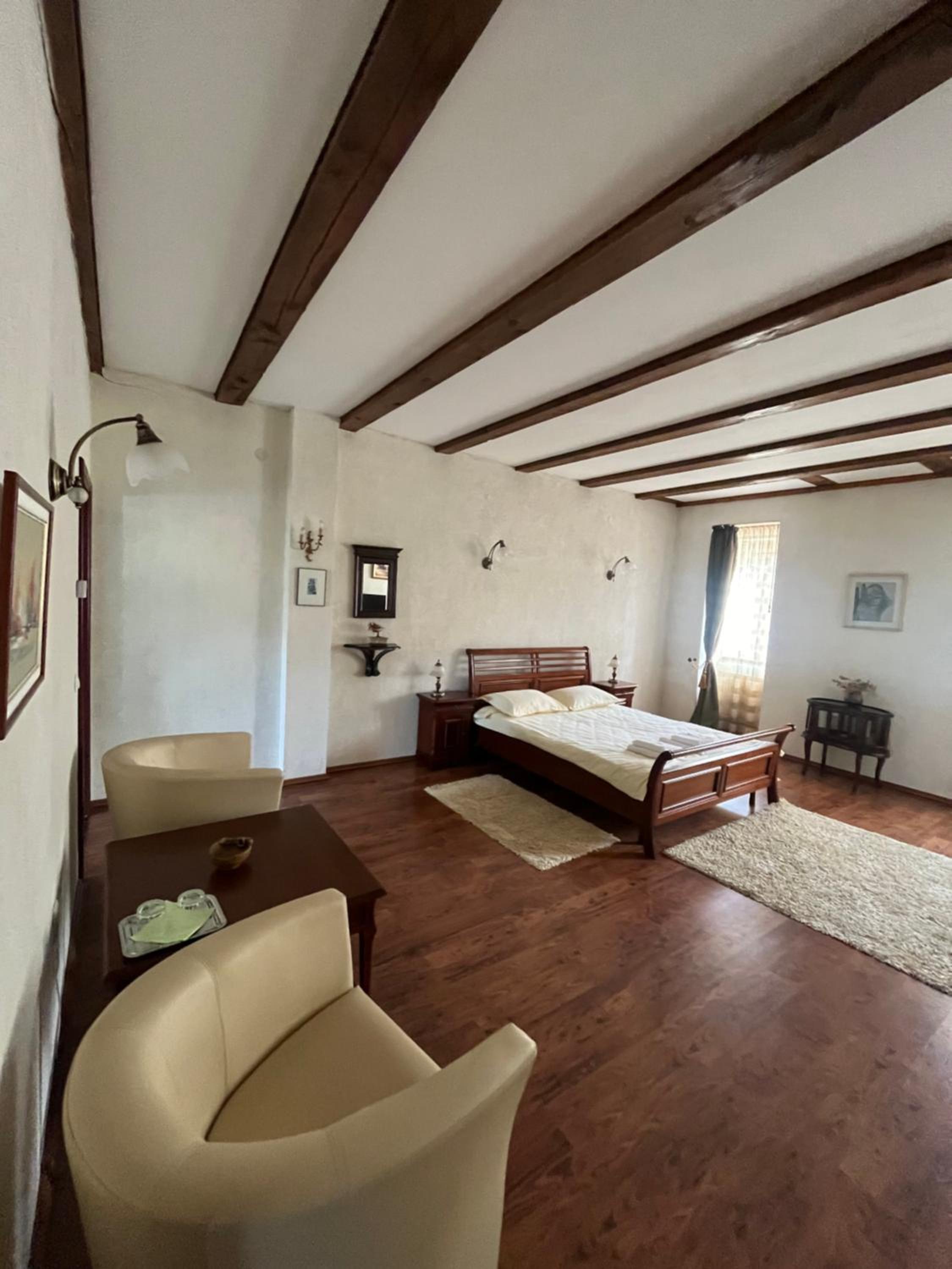 Luna House