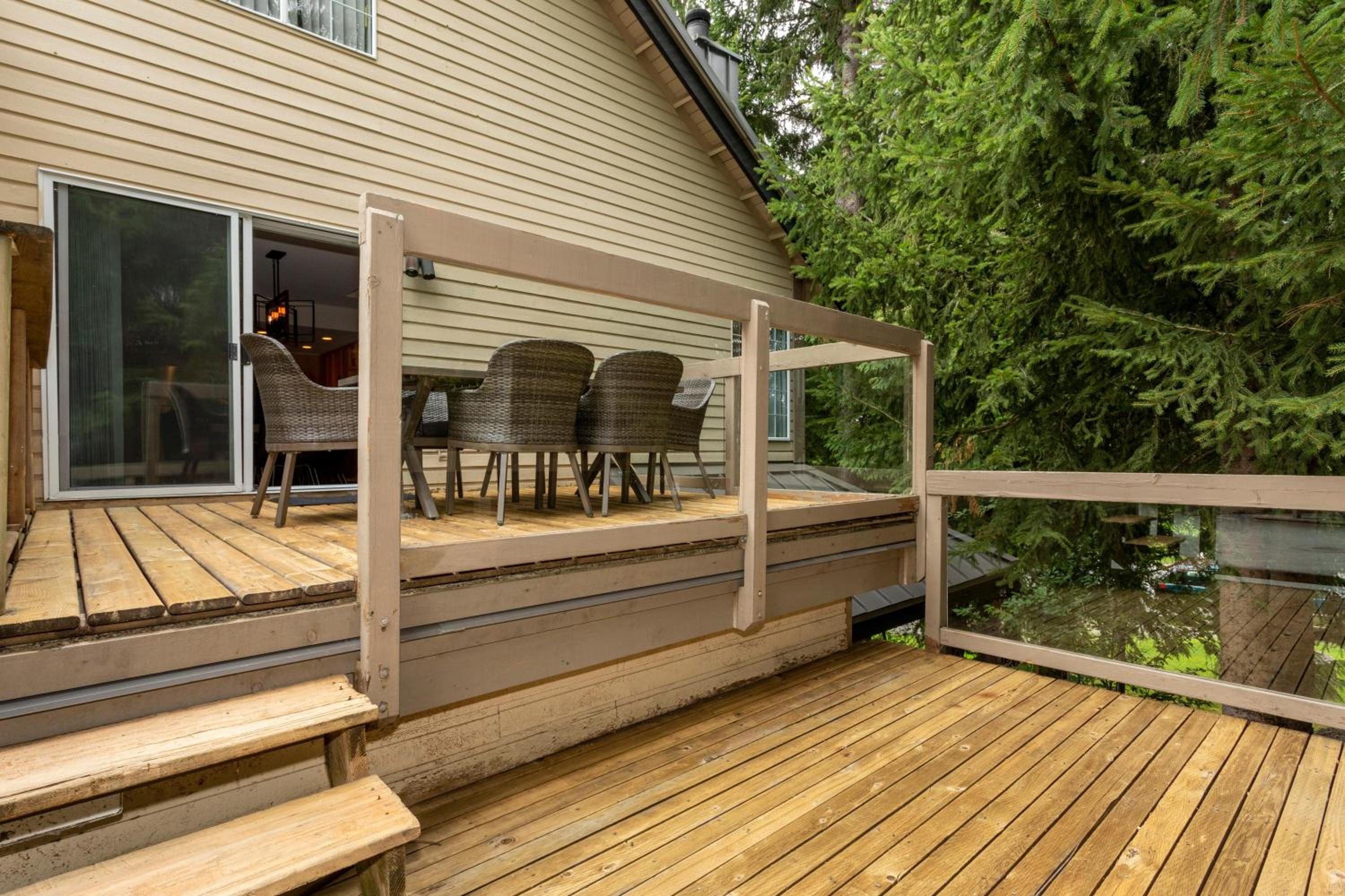 Stoneridge 32 | Spacious Townhome w/ Ski Access, Private Hot Tub & Covered Parking