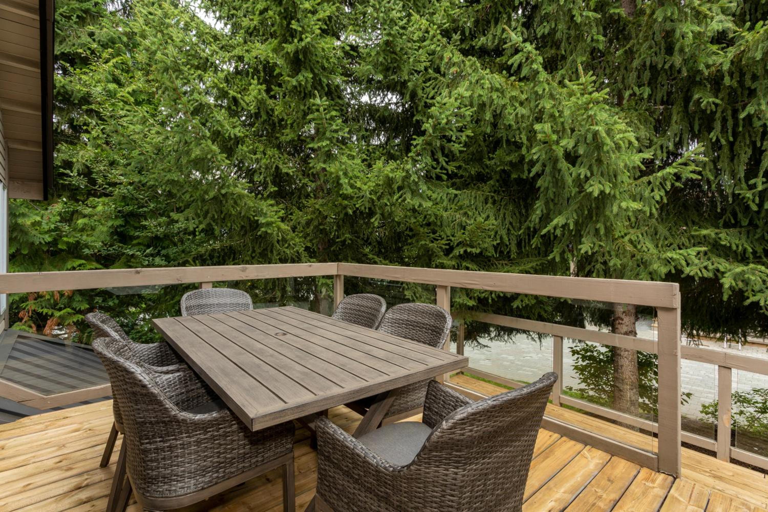 Stoneridge 32 | Spacious Townhome w/ Ski Access, Private Hot Tub & Covered Parking