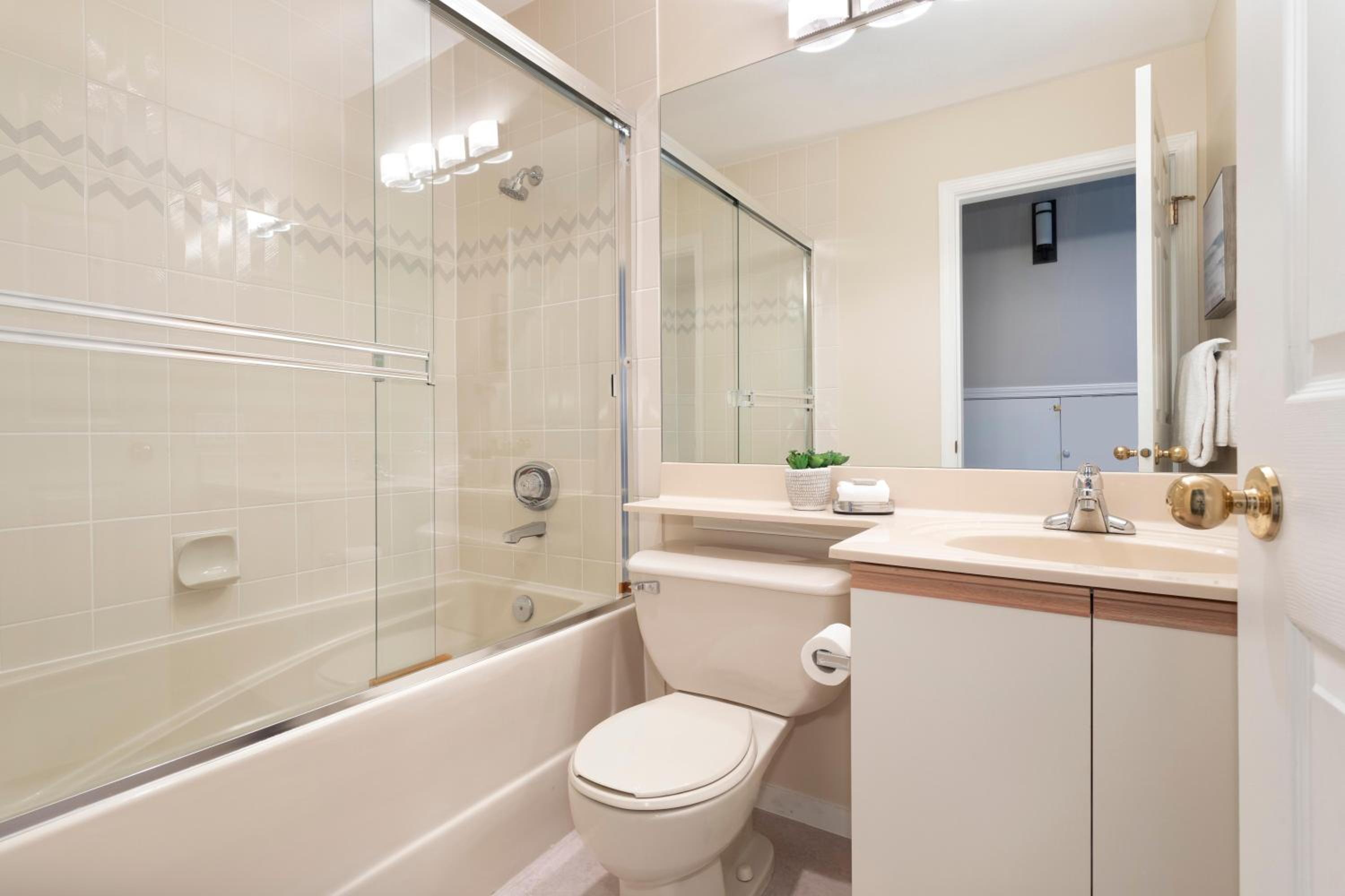 Stoneridge 32 | Spacious Townhome w/ Ski Access, Private Hot Tub & Covered Parking