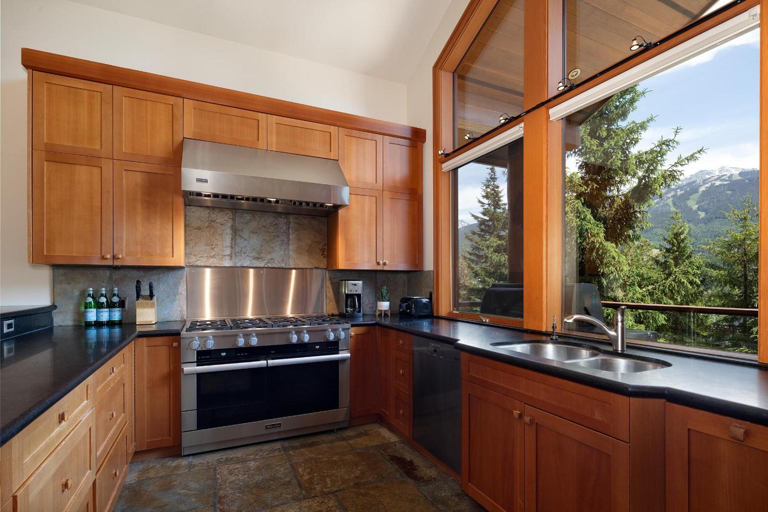 Peak View Chalet | Spacious Chalet, Stunning Mountain Views, Private Hot Tub