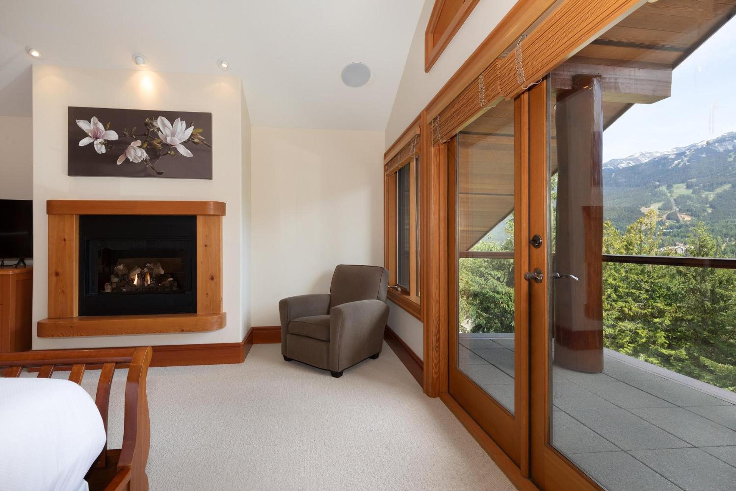 Peak View Chalet | Spacious Chalet, Stunning Mountain Views, Private Hot Tub