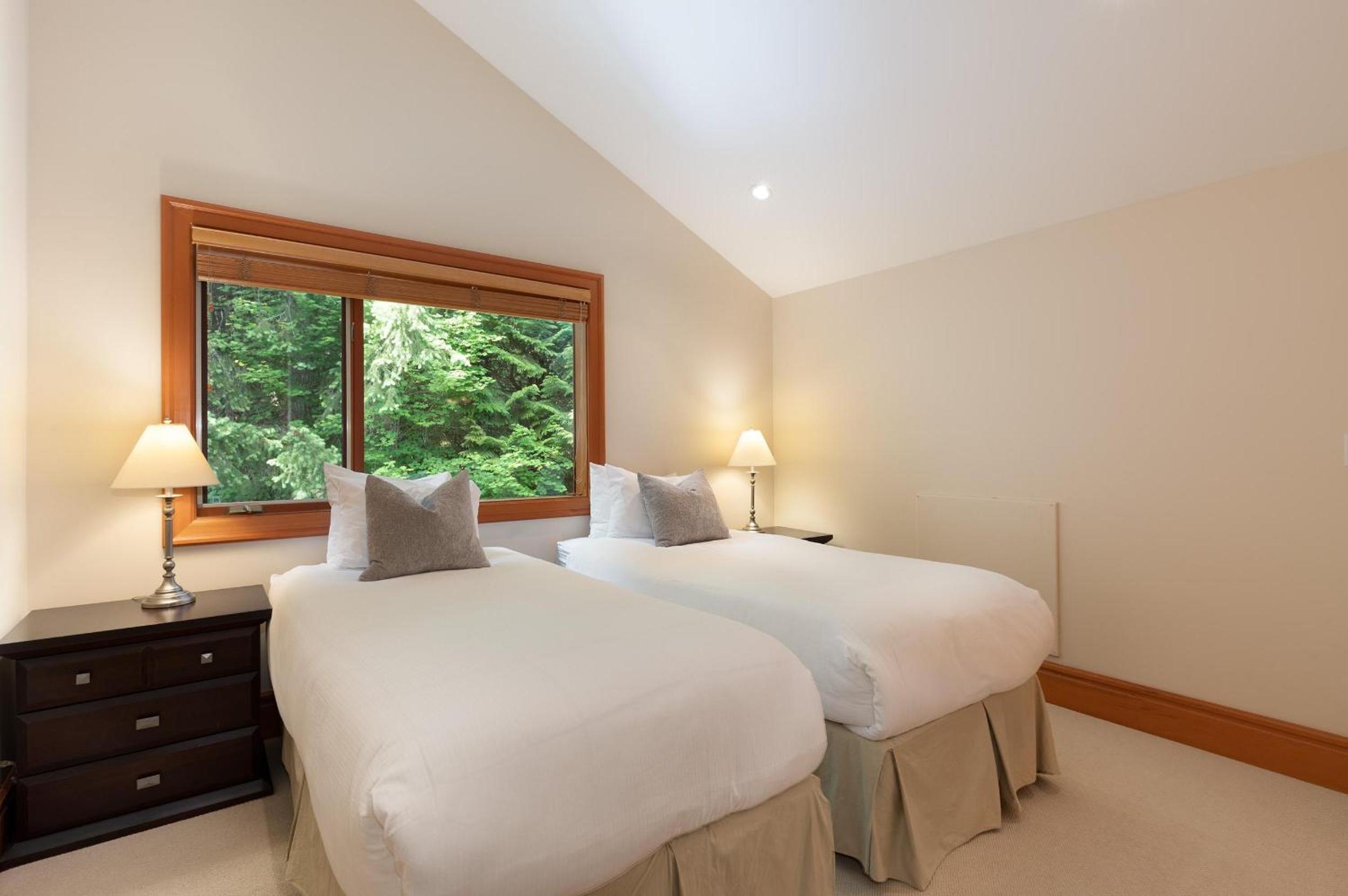 Peak View Chalet | Spacious Chalet, Stunning Mountain Views, Private Hot Tub