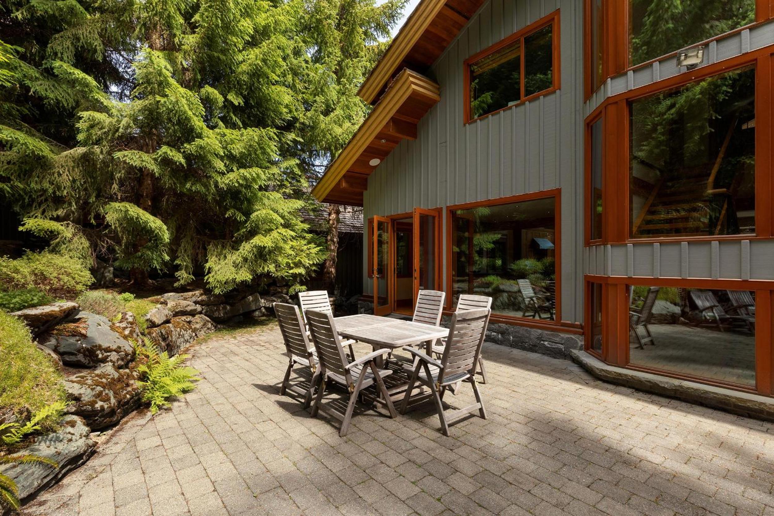 Peak View Chalet | Spacious Chalet, Stunning Mountain Views, Private Hot Tub