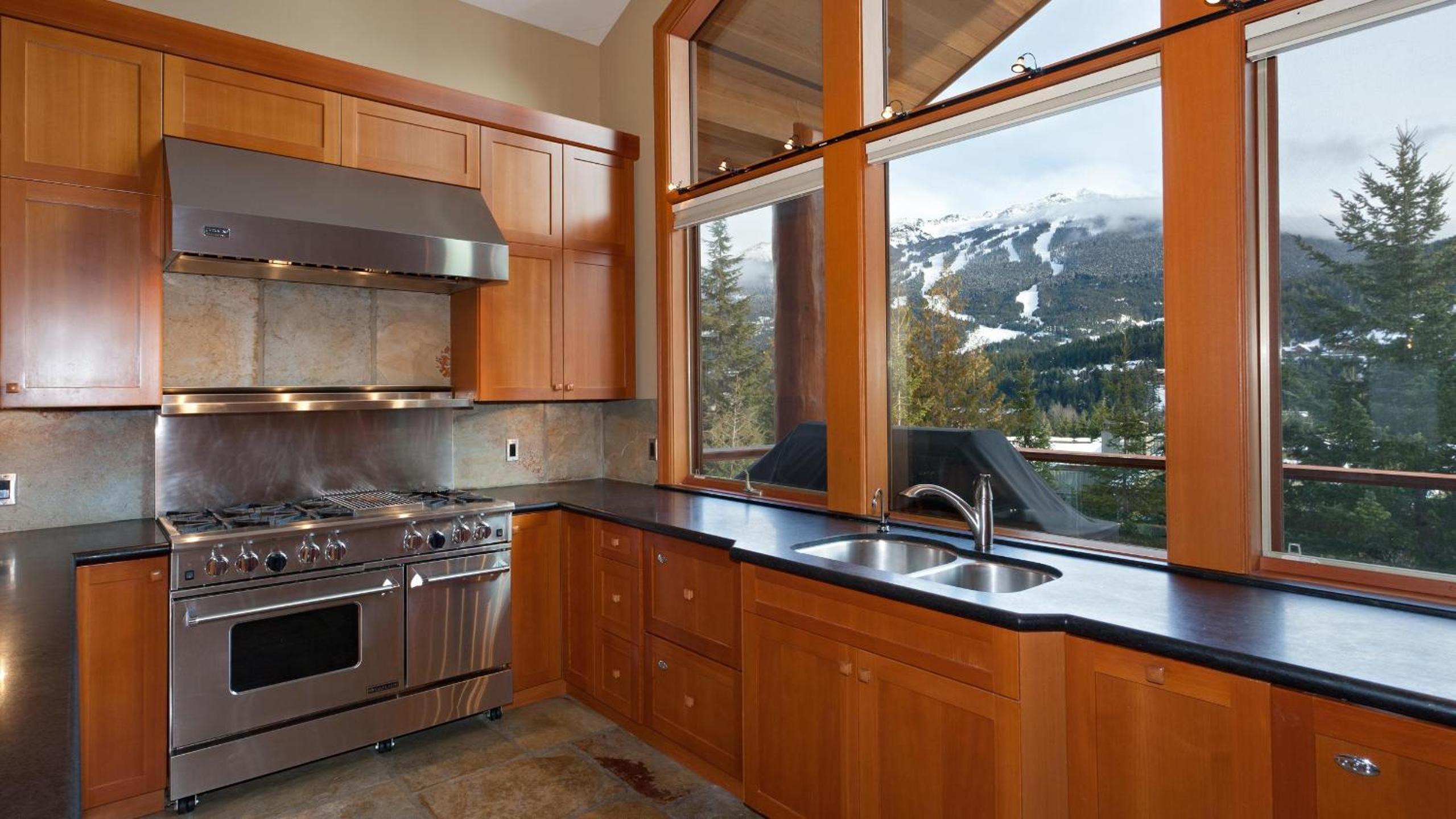 Peak View Chalet | Spacious Chalet, Stunning Mountain Views, Private Hot Tub