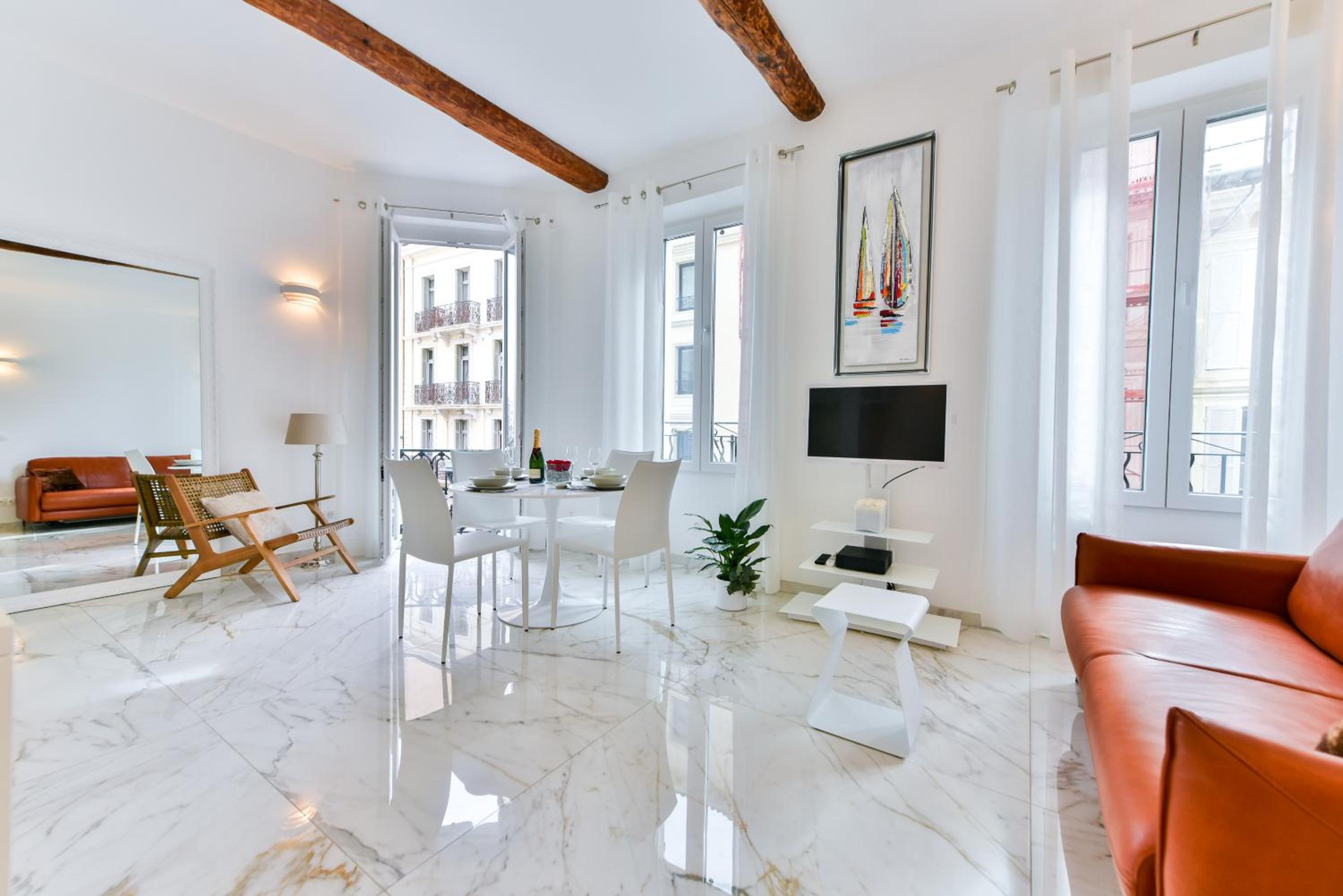 Alba apartment antibes street, by Welcome to Cannes photo 2