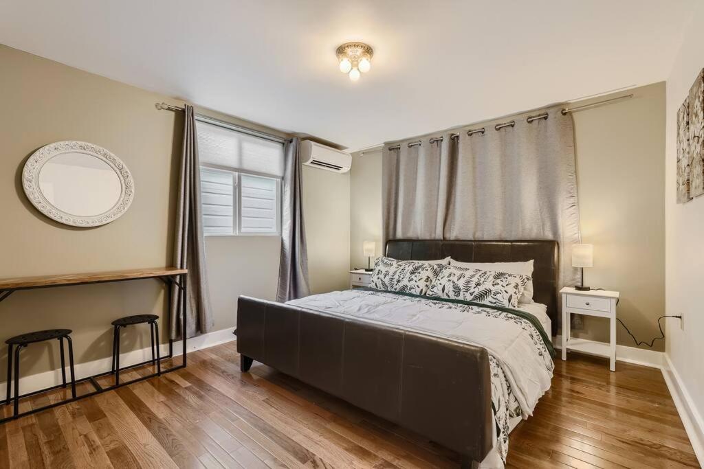 Prime Location walk to attractions w Free Parking view 5