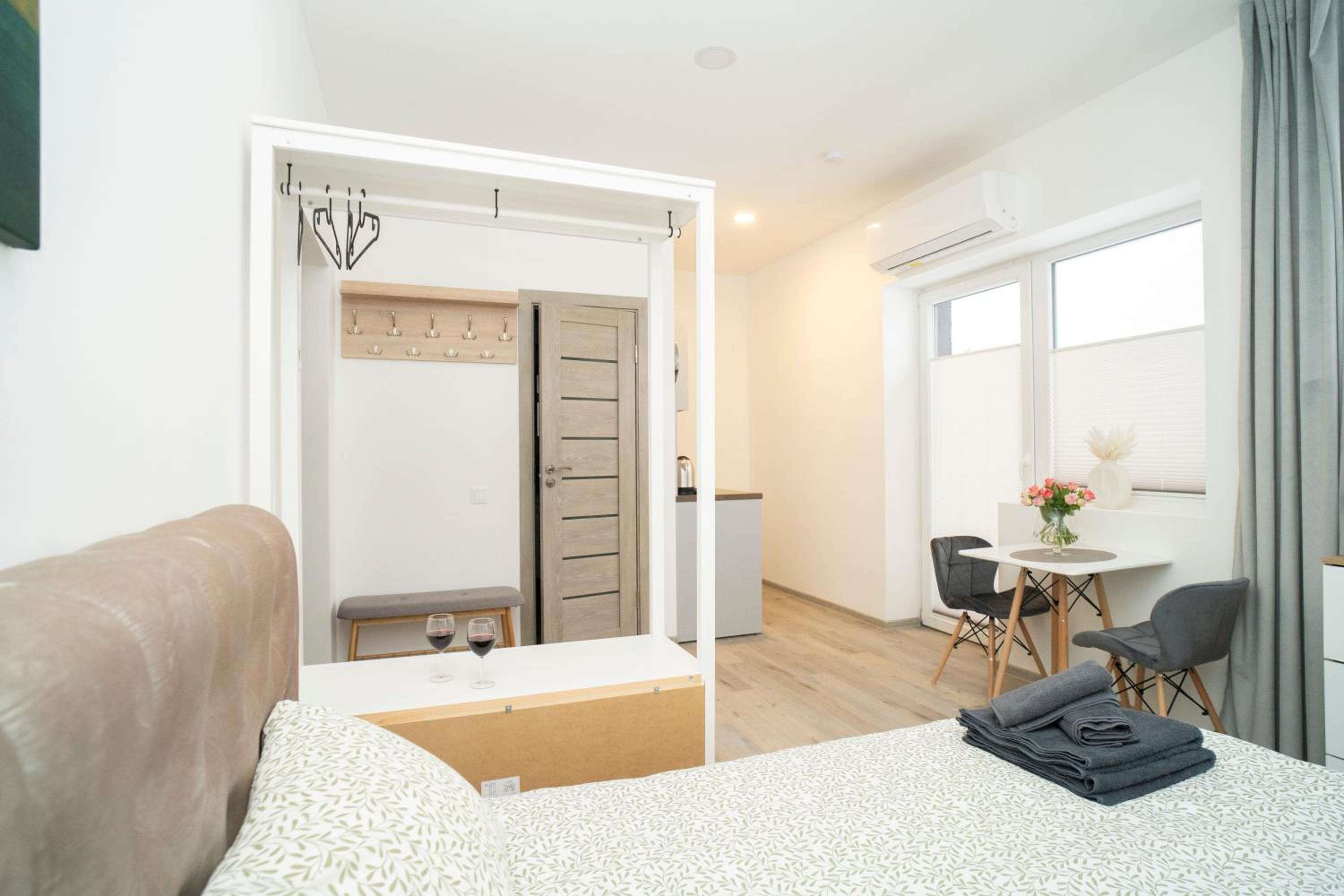Central Station Apartment No5 view 3