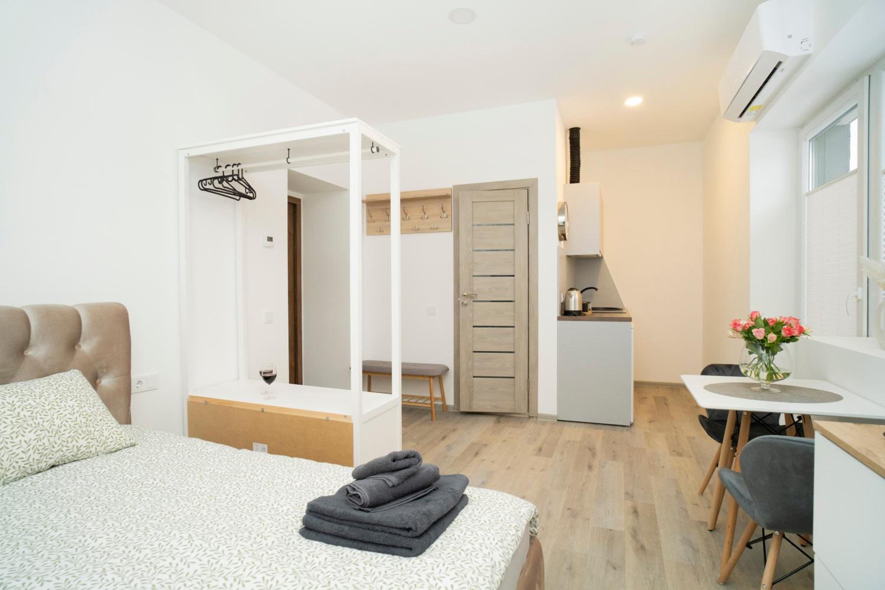 Central Station Apartment No5 view 5