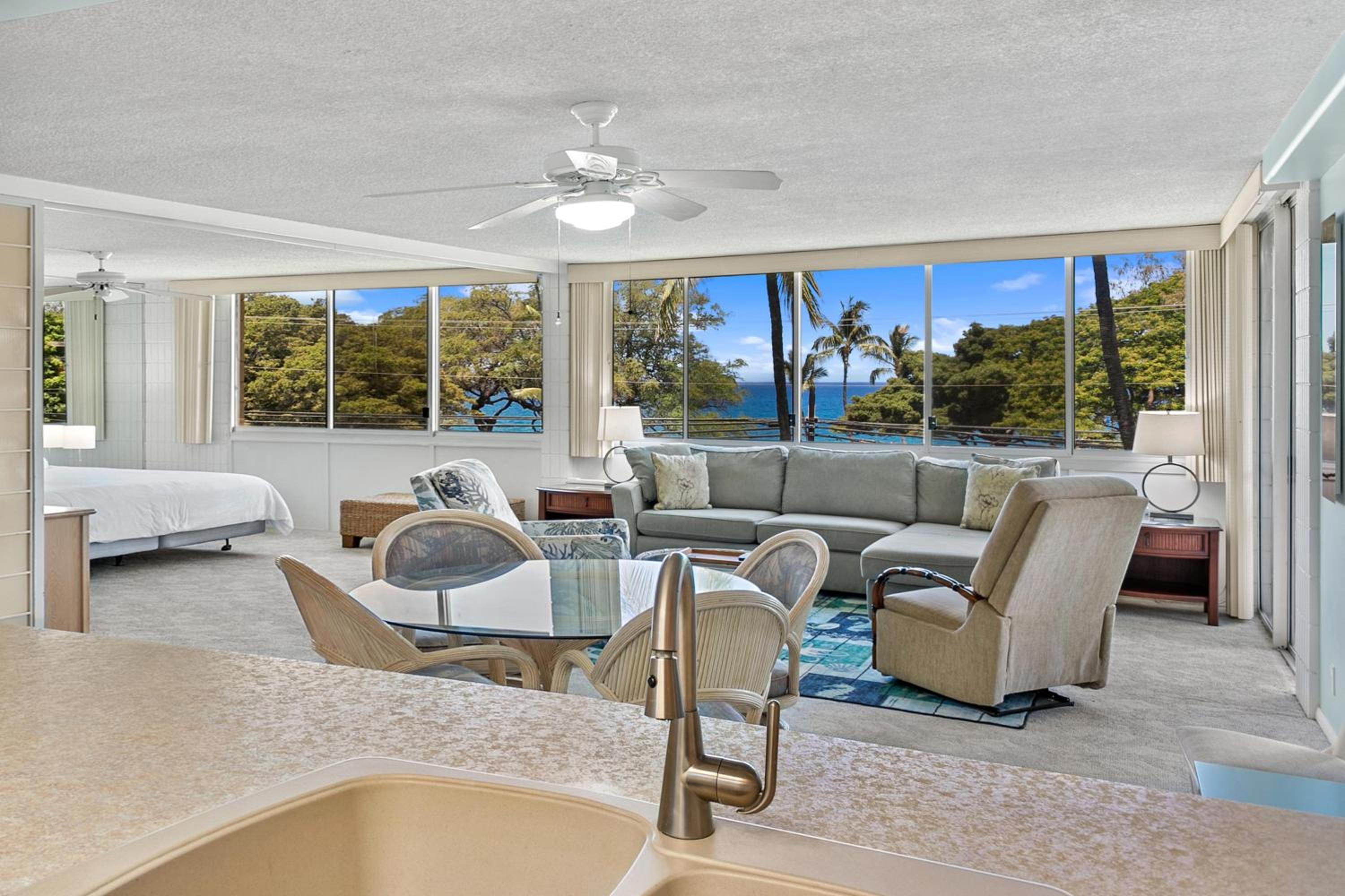 Haleakala Shores A-301, Panoramic Views, Split AC