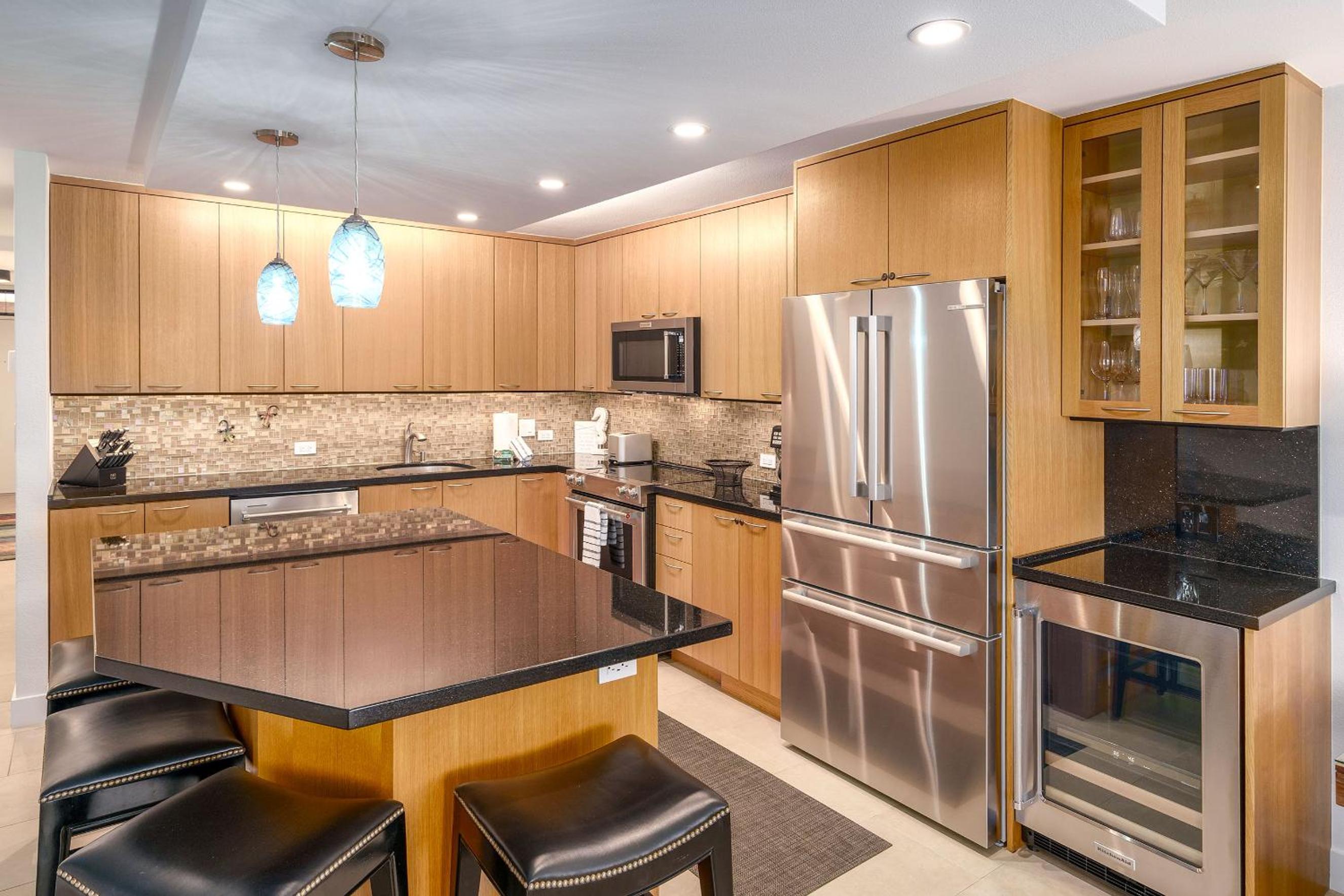 Kamaole Sands 1-307 - Stunning Renovation, New AC!