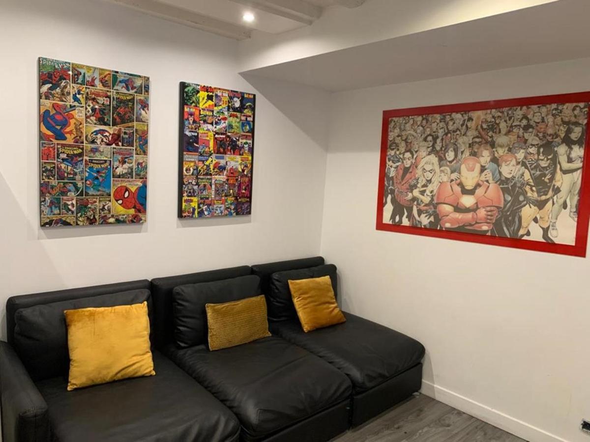 15 Atelier Montorgueil Super Héros