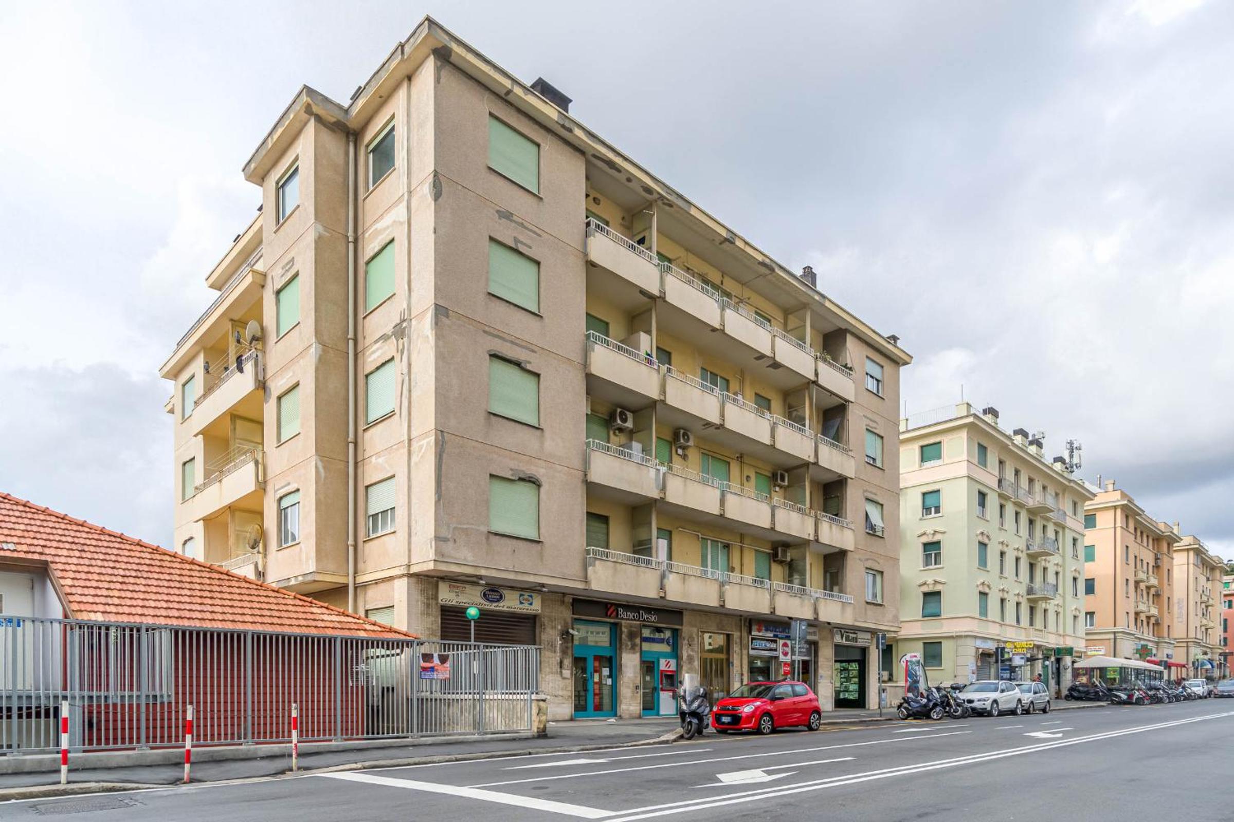 Sturla Roomy Flat with Balcony & Seaview view 4