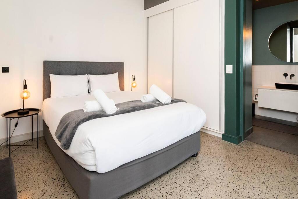 Apartment near Waterfront, Rooftop Pool