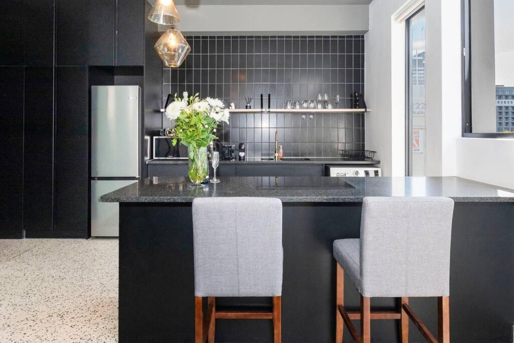Apartment near Waterfront, Rooftop Pool