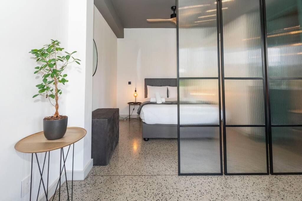 Apartment near Waterfront, Rooftop Pool