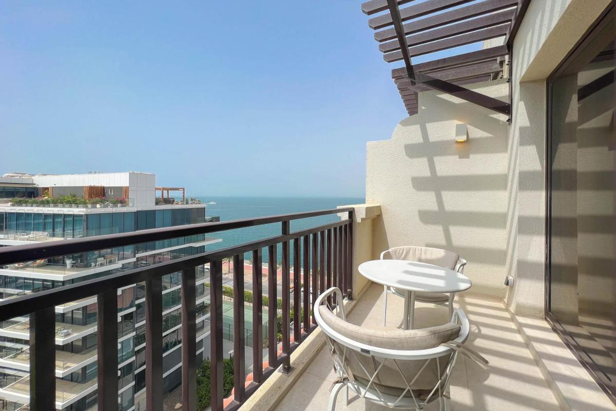 Luxe Getaways Royal Amwaj Palm Jumeirah Resort Apartment Holiday Home