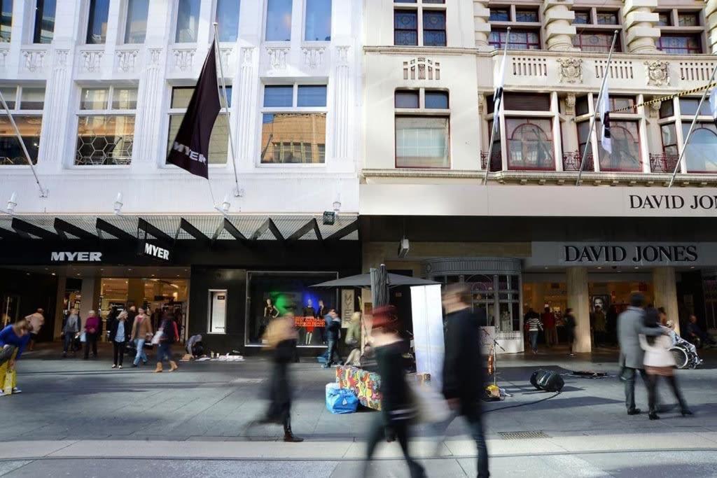 A Chic 2BR Apt Right Next to Melbourne Central