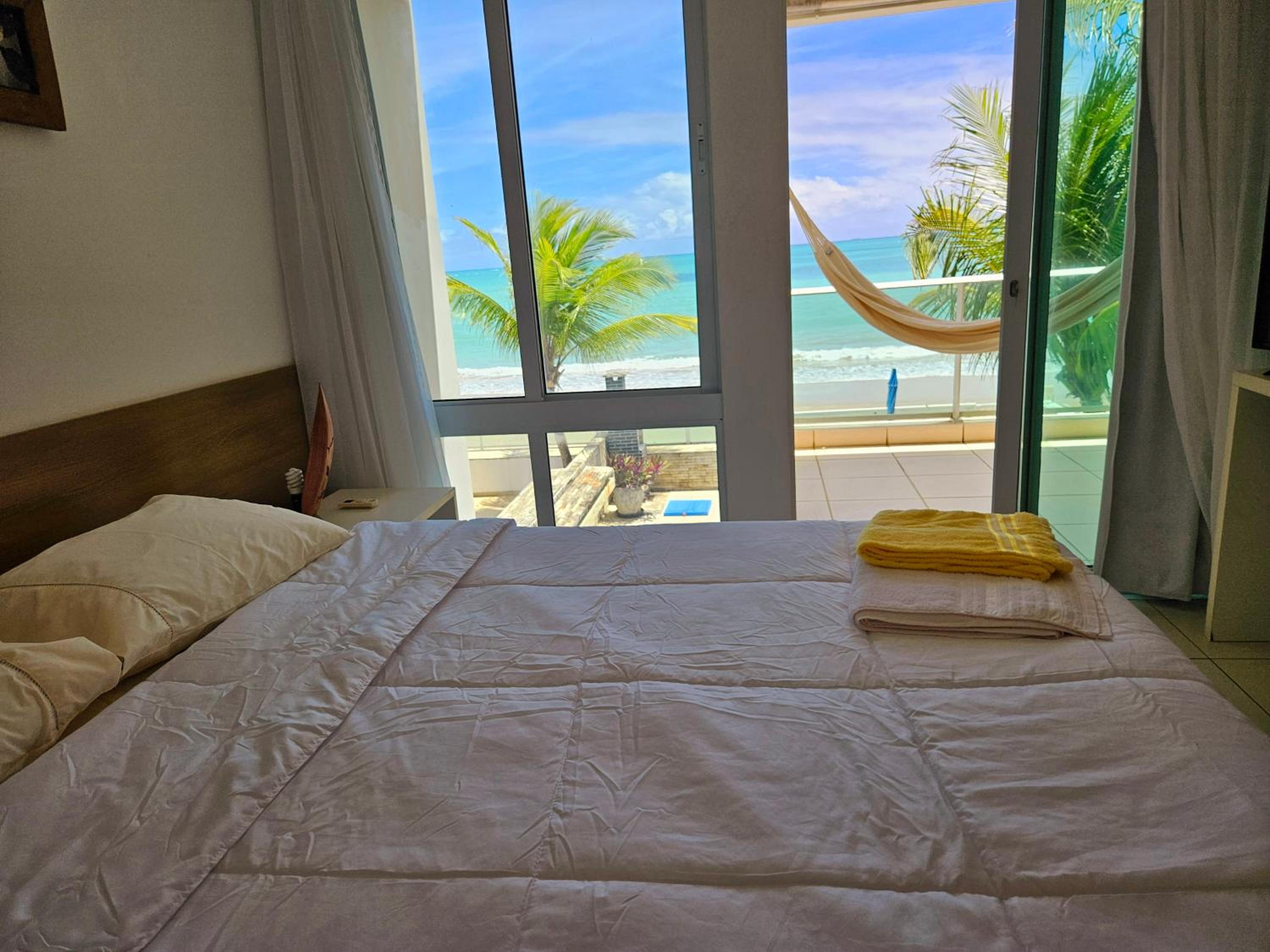 Romantic Sea Villa w/AMAZING SEA VIEW - DIRECTLY ON THE BEACH!