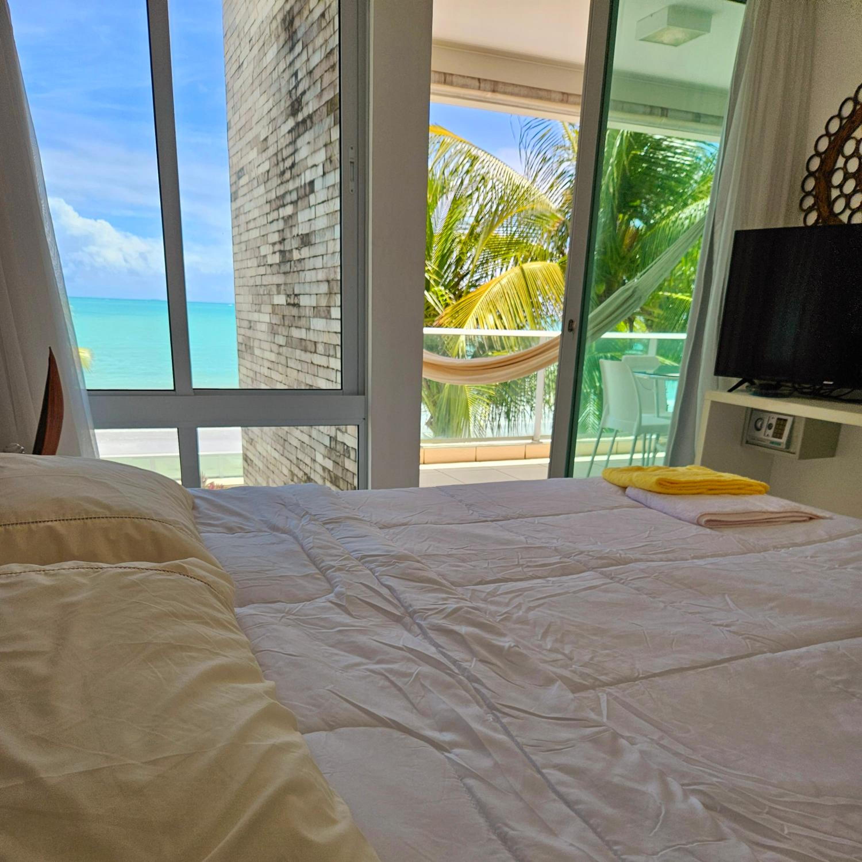 Romantic Sea Villa w/AMAZING SEA VIEW - DIRECTLY ON THE BEACH!