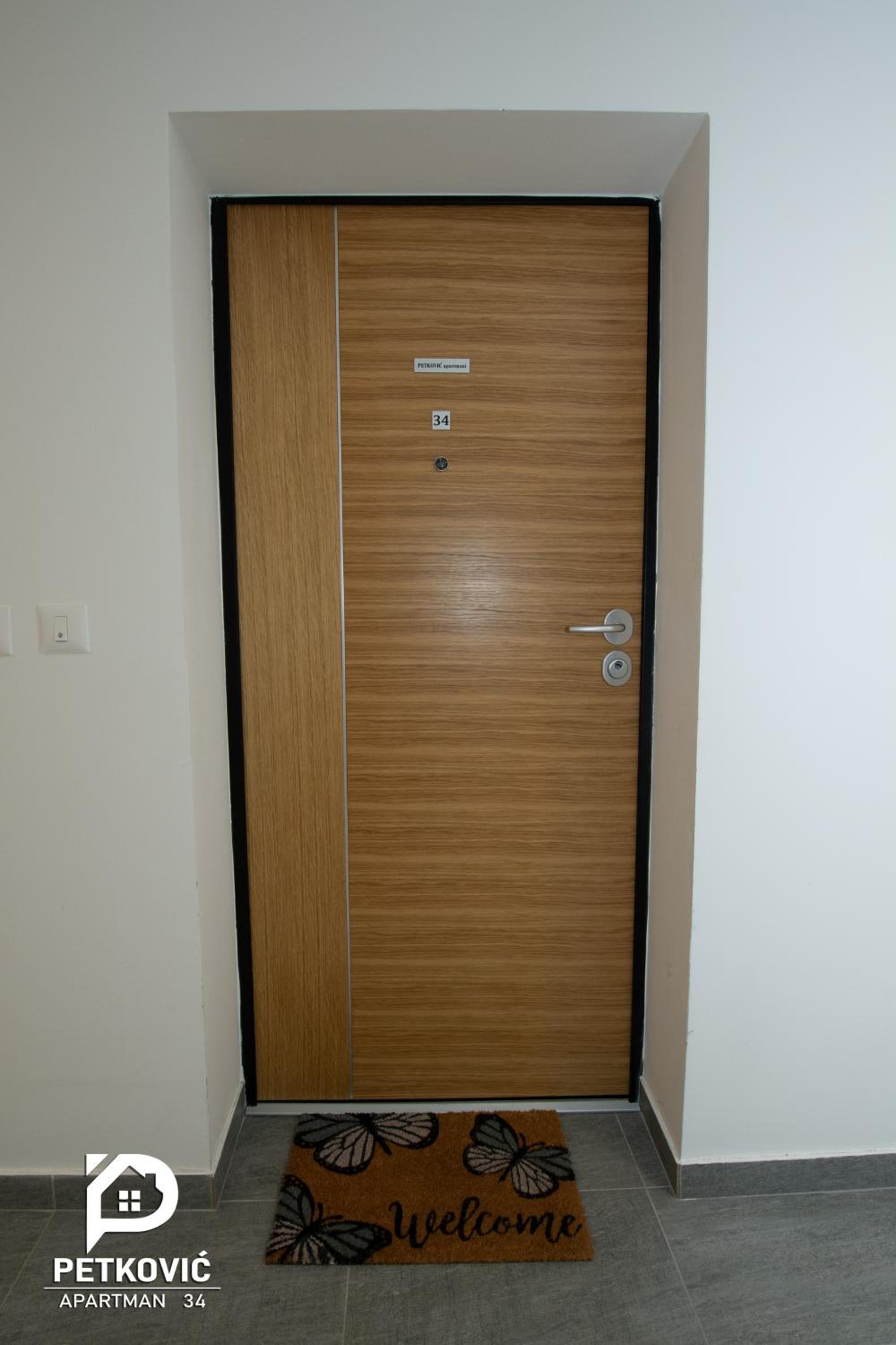 Photo 33