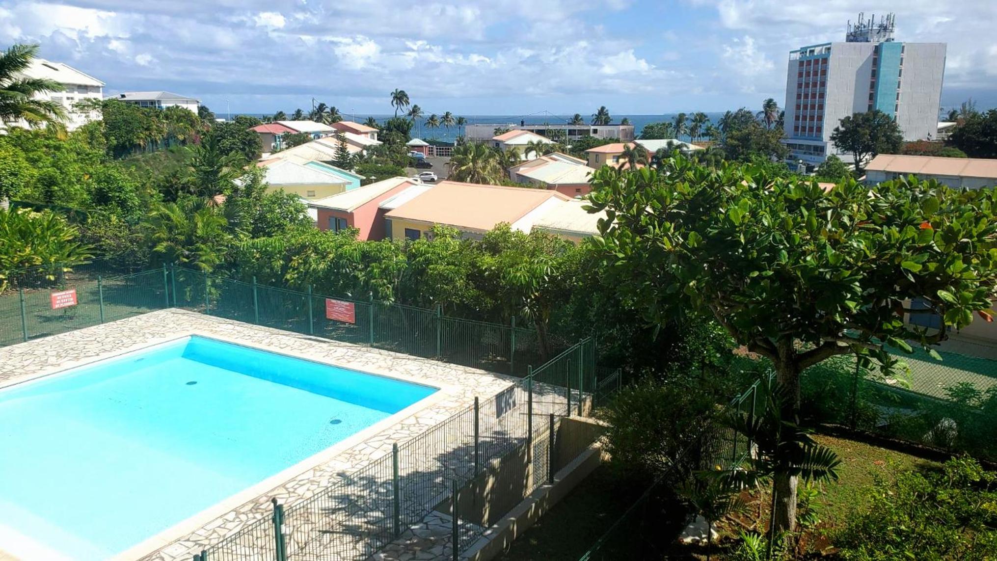 Duplex T2, 4 adultes, piscine, plage à proximité view 3