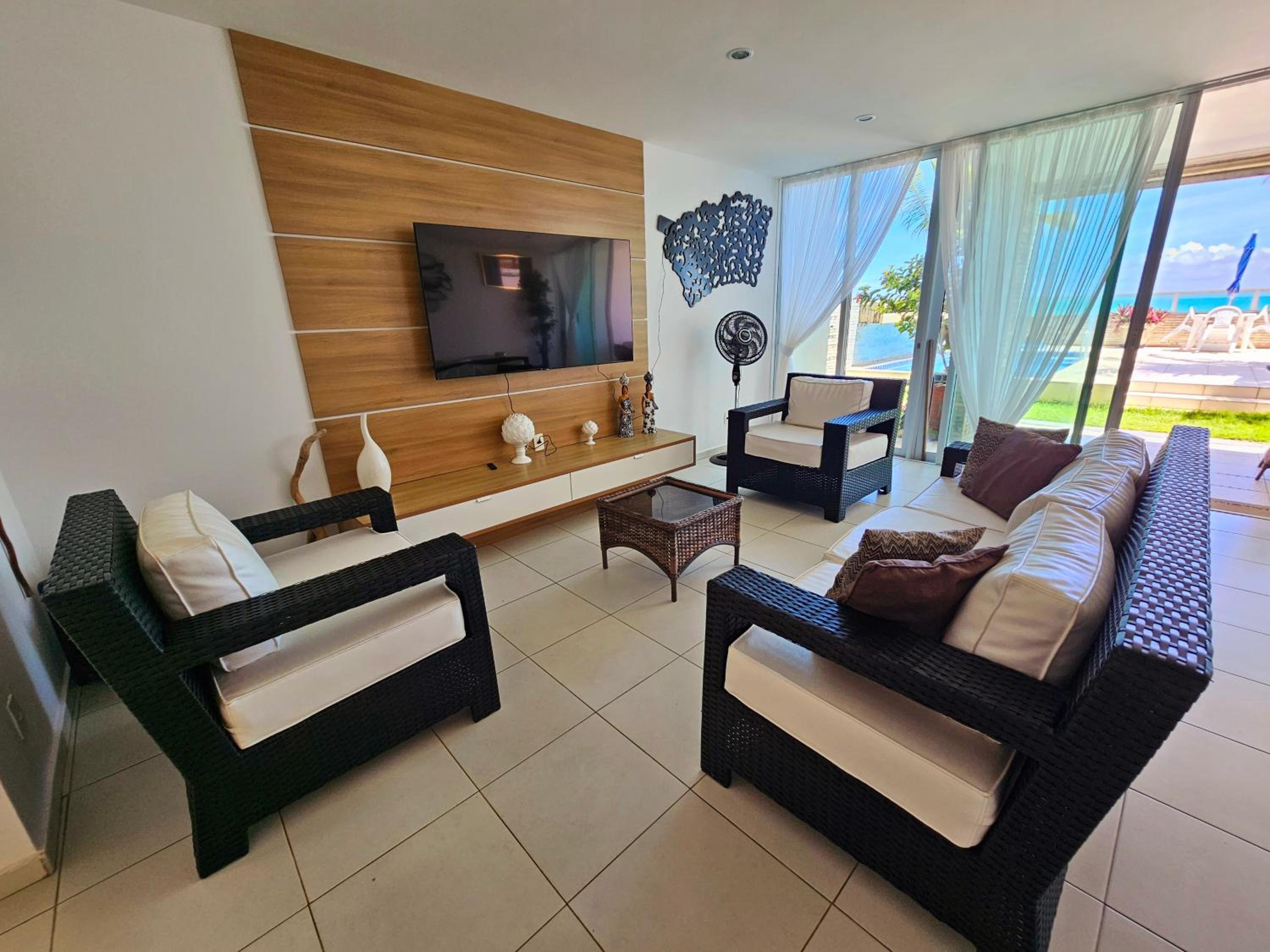 Romantic Sea Villa w/AMAZING SEA VIEW - DIRECTLY ON THE BEACH!