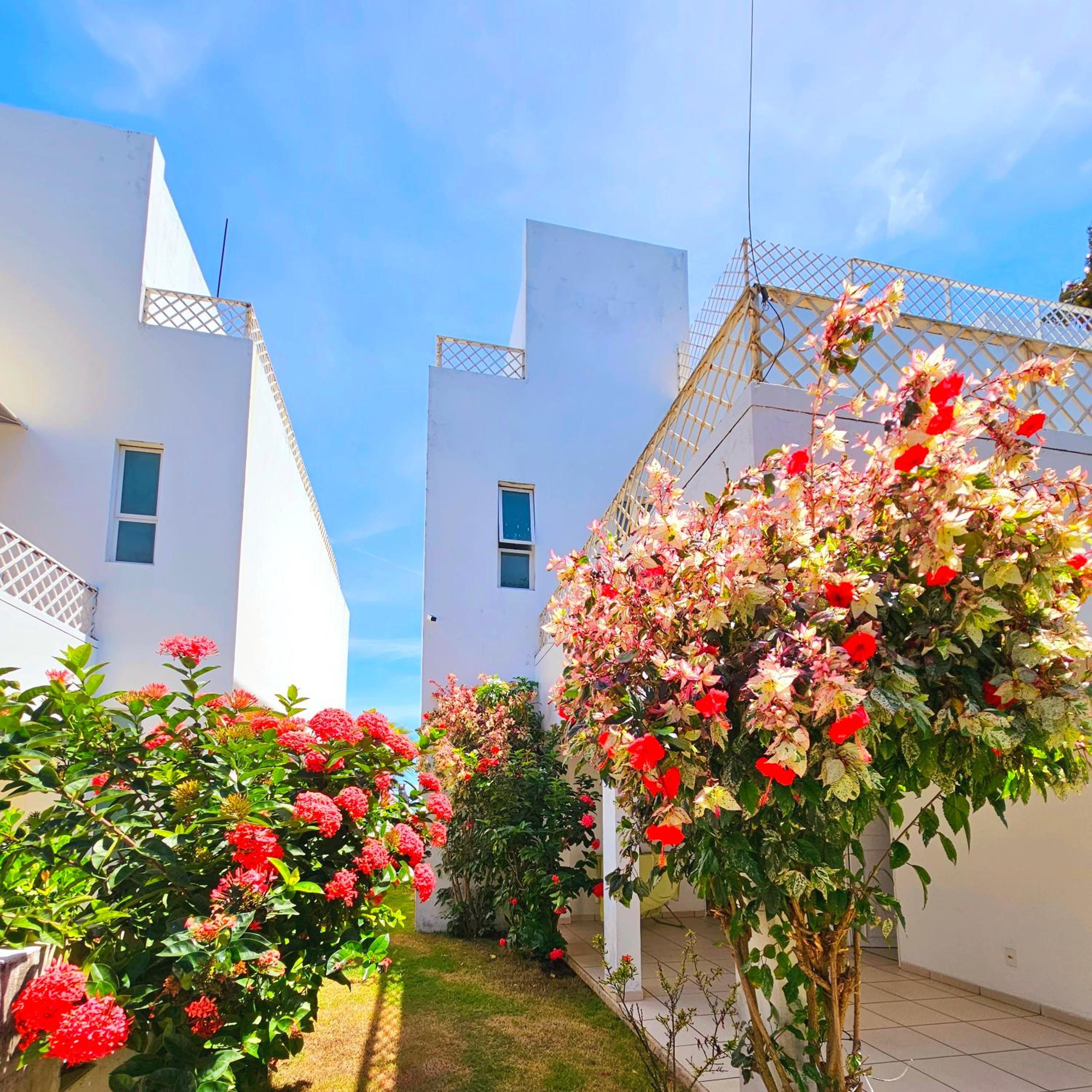 Romantic Sea Villa w/AMAZING SEA VIEW - DIRECTLY ON THE BEACH!