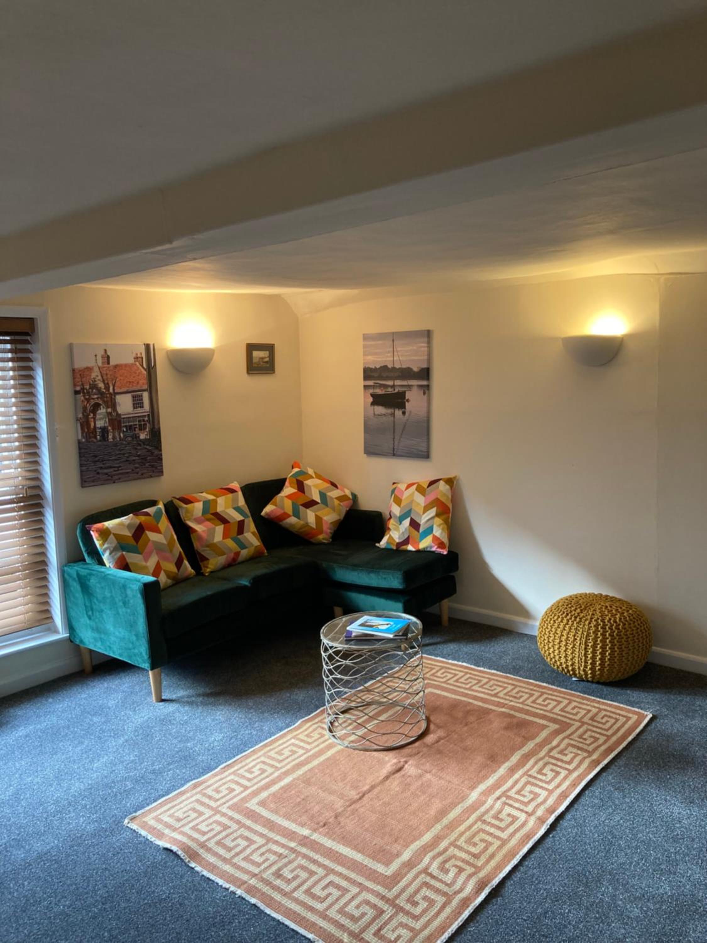 Charming holiday apartment in central Woodbridge