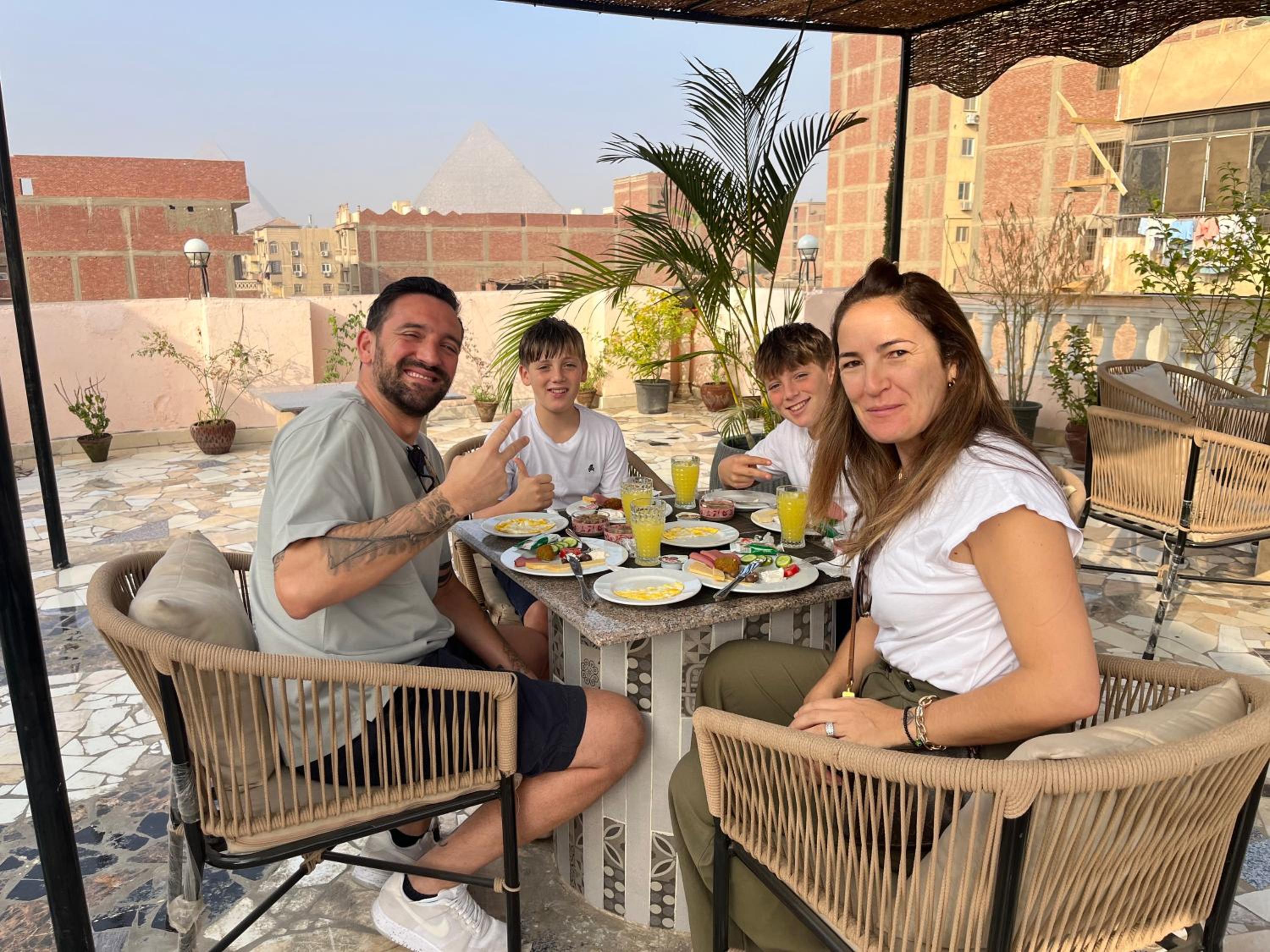 Badr pyramids inn