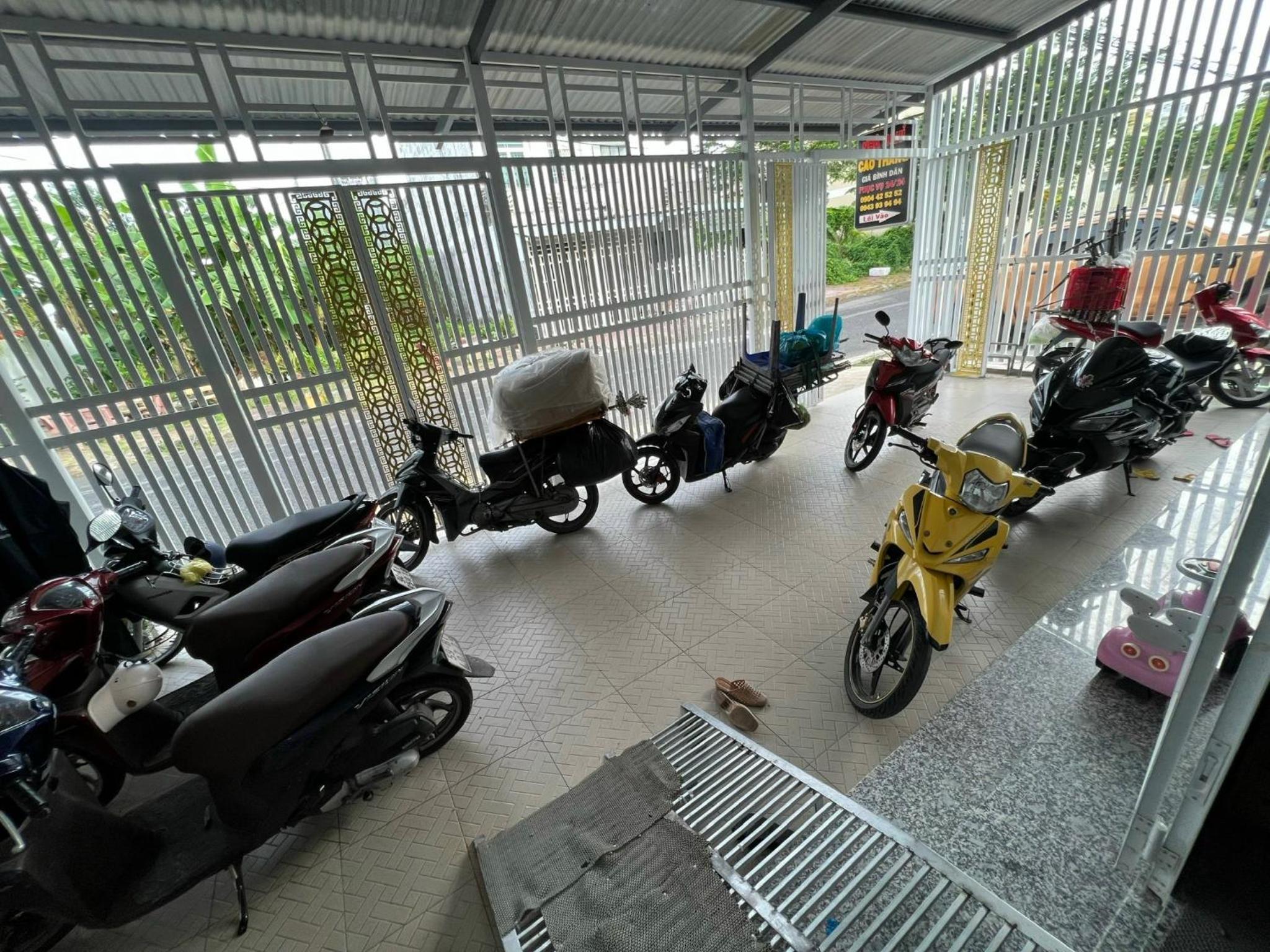 Photo 10