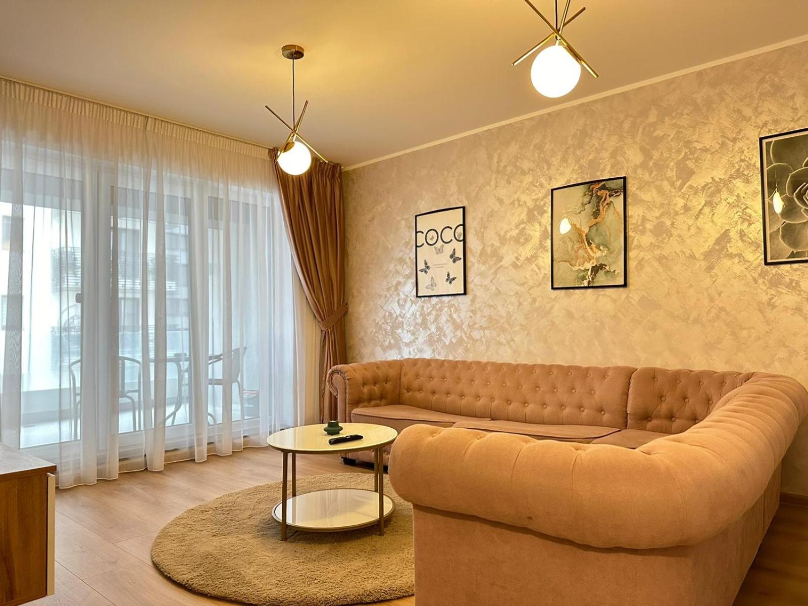 Luxury Apartments near Coresi Mall by GLAM - Parking Option view 5