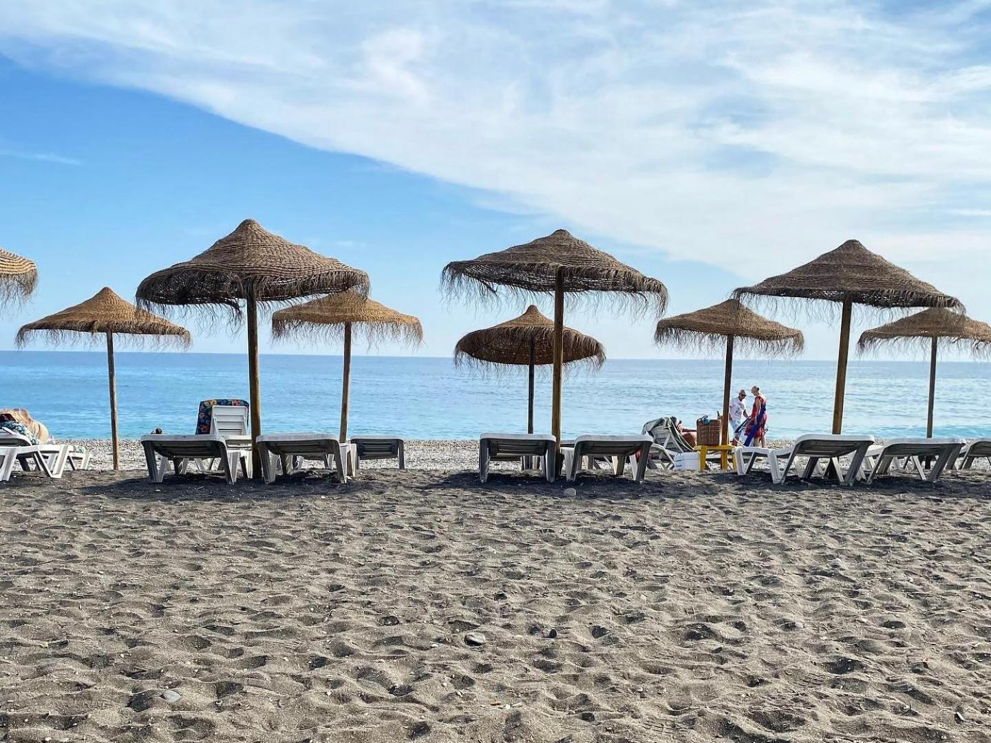 Escapada Familiar en Torrox Costa A 100m de la Playa, Vistas al Mar y Parking Gratis view 5