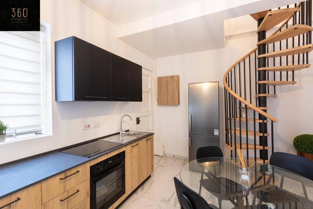 A lovely duplex maisonette just of Spinola w/WIFI by 360 Estates photo 2