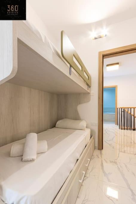 A lovely duplex maisonette just of Spinola w/WIFI by 360 Estates photo 2