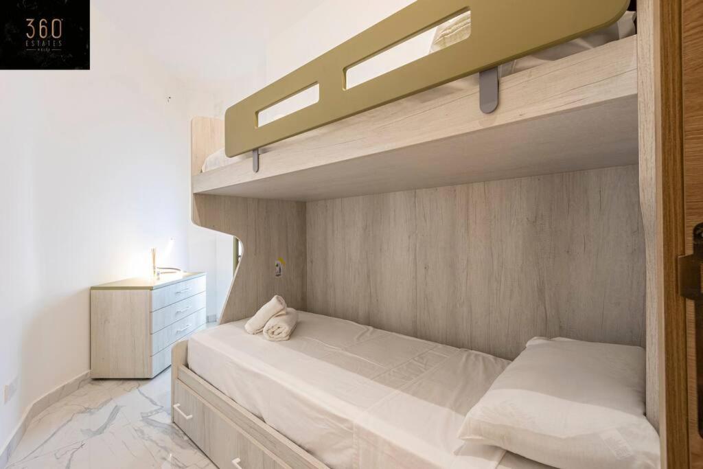 A lovely duplex maisonette just of Spinola w/WIFI by 360 Estates photo 3